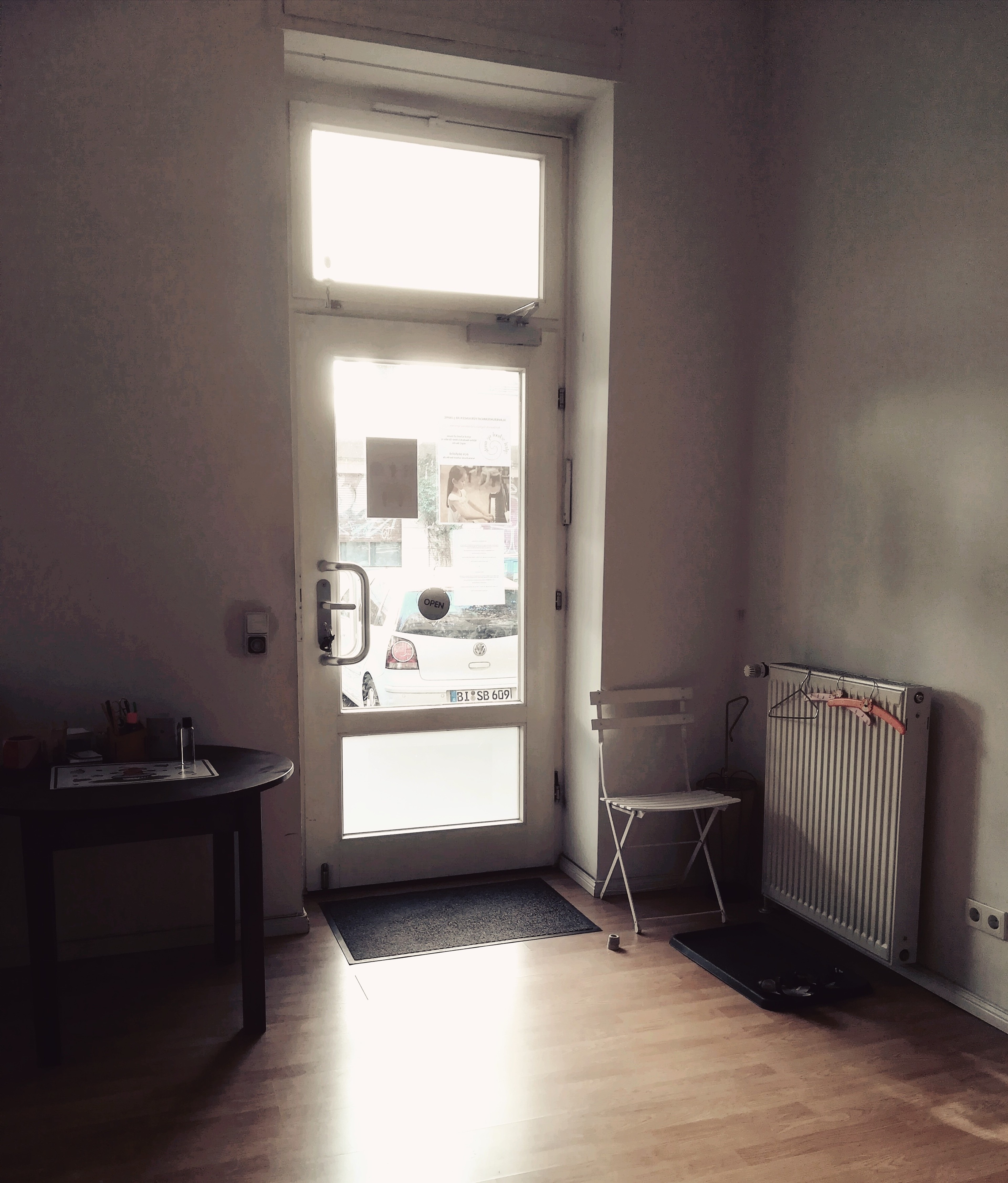 Big Bright Room with an Upright Piano — photo 3