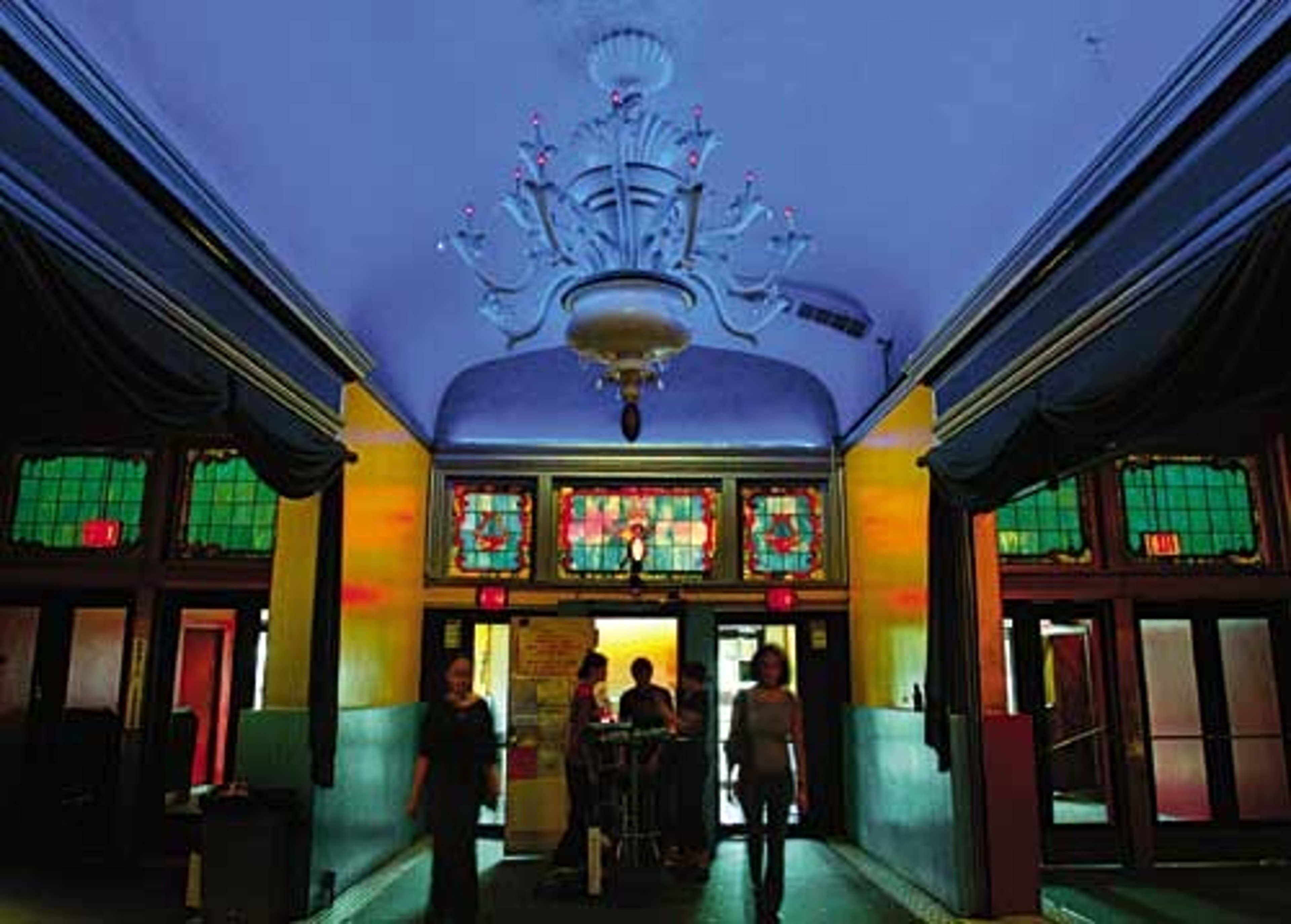 A Philadelphia Icon - Trocadero Theatre — foto 4