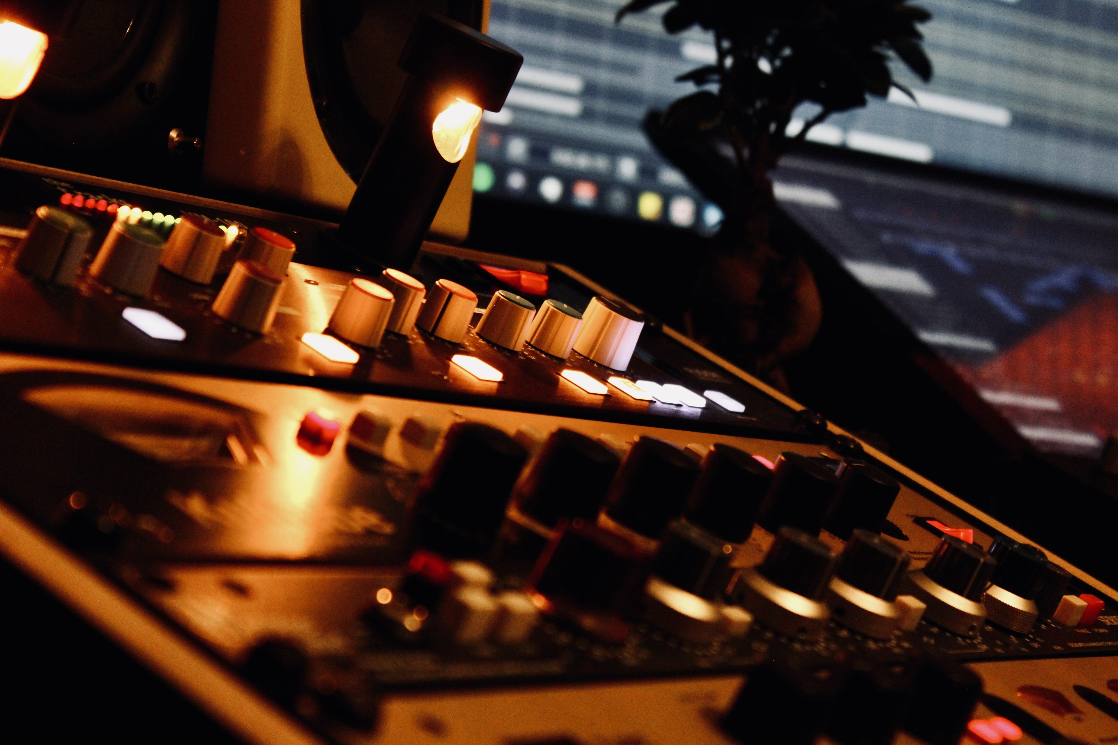 Recording, Production and Post Production — Foto 5