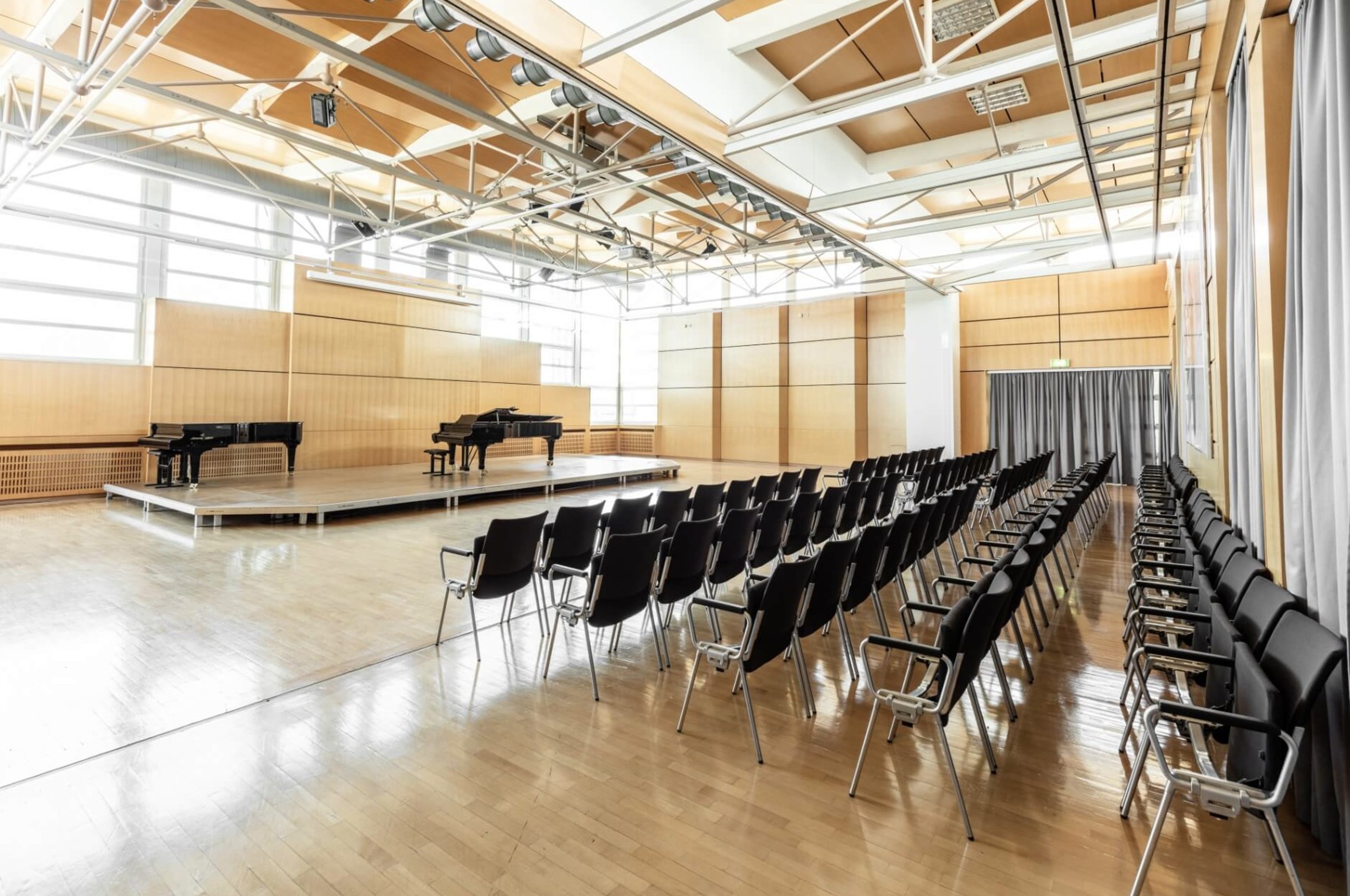Klagenfurt Middle Hall — photo 2