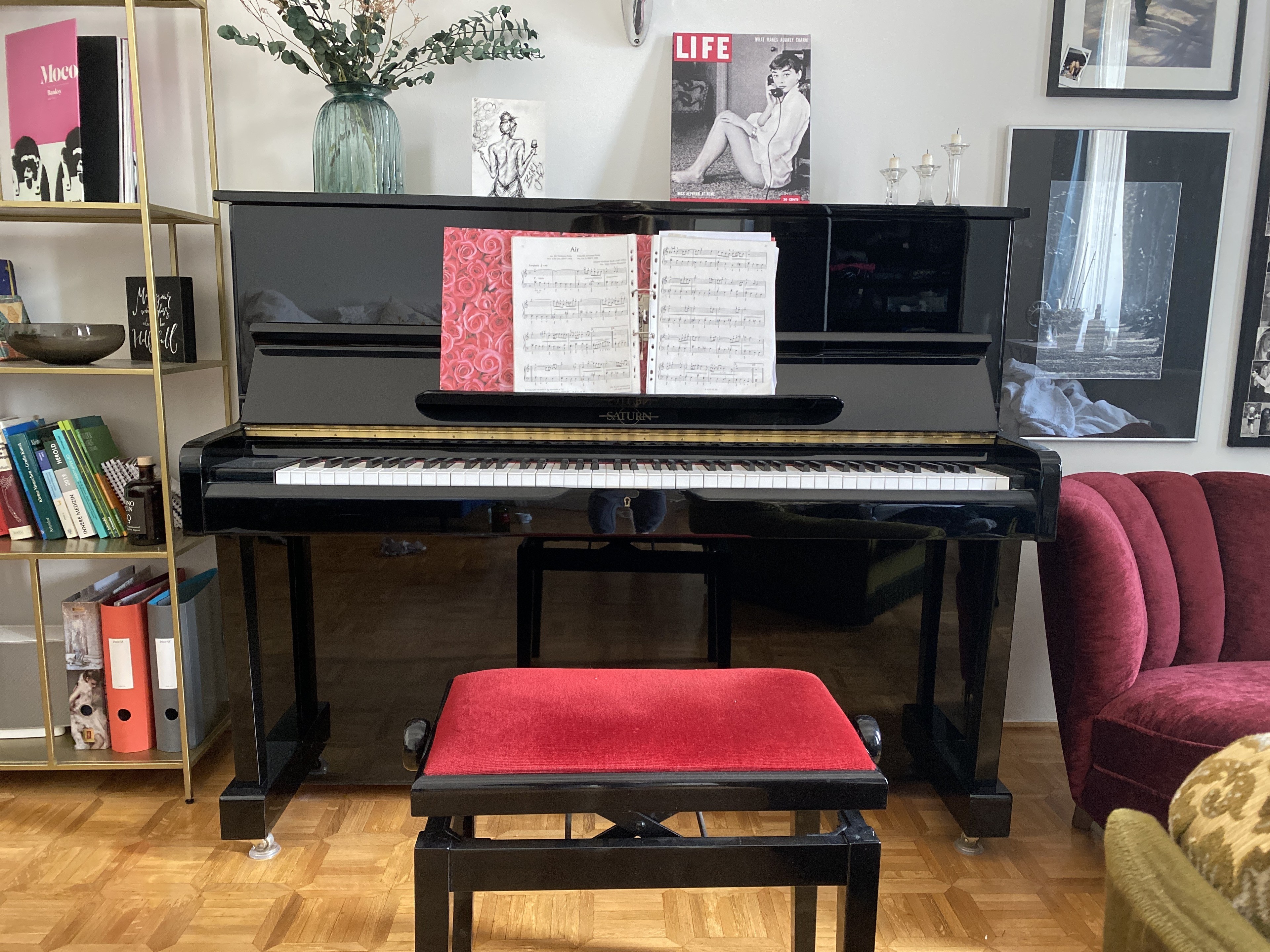 Beautiful piano in shared flat room — foto 2