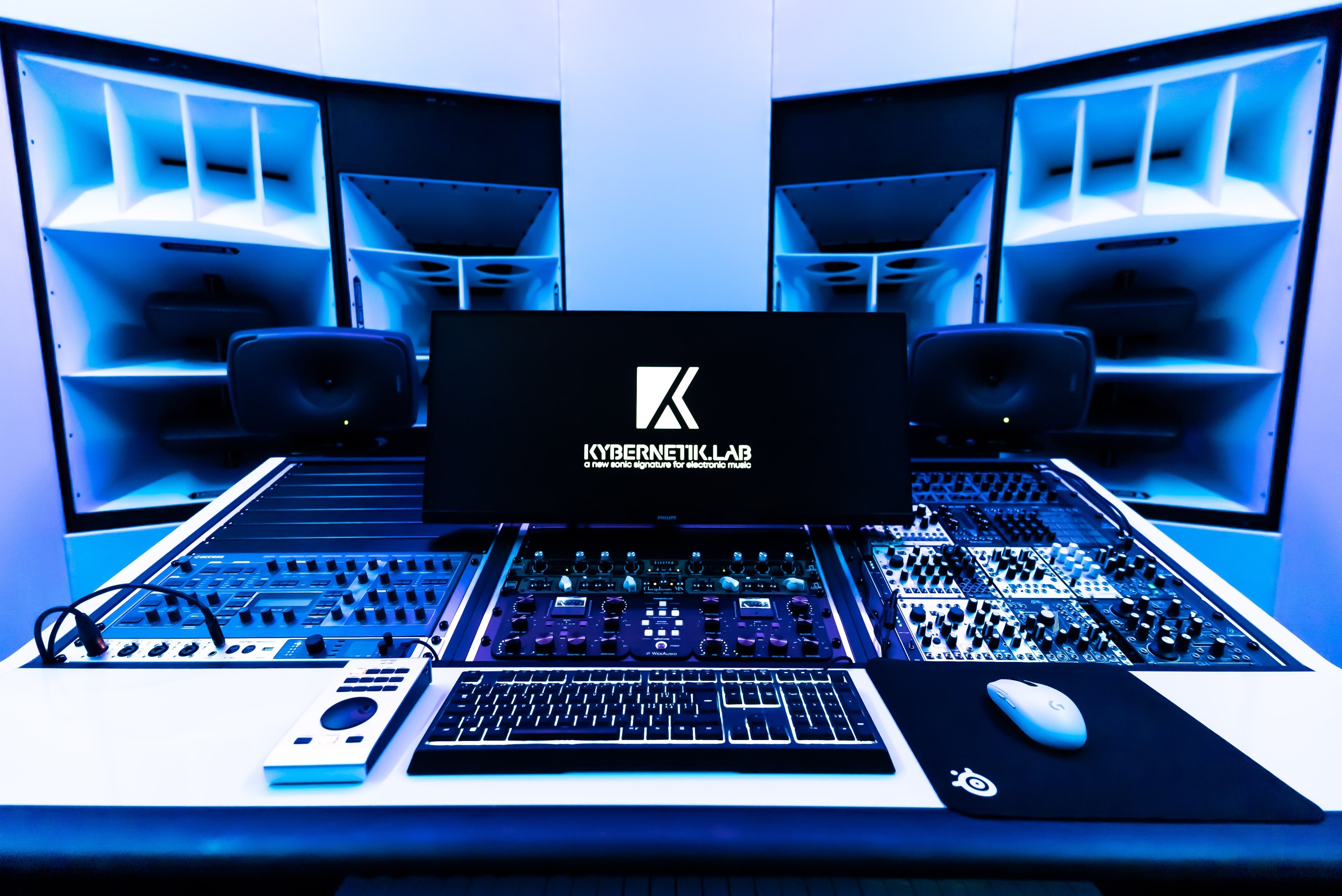 Basel QX3 Studio – DIY Electronic Production — foto 4