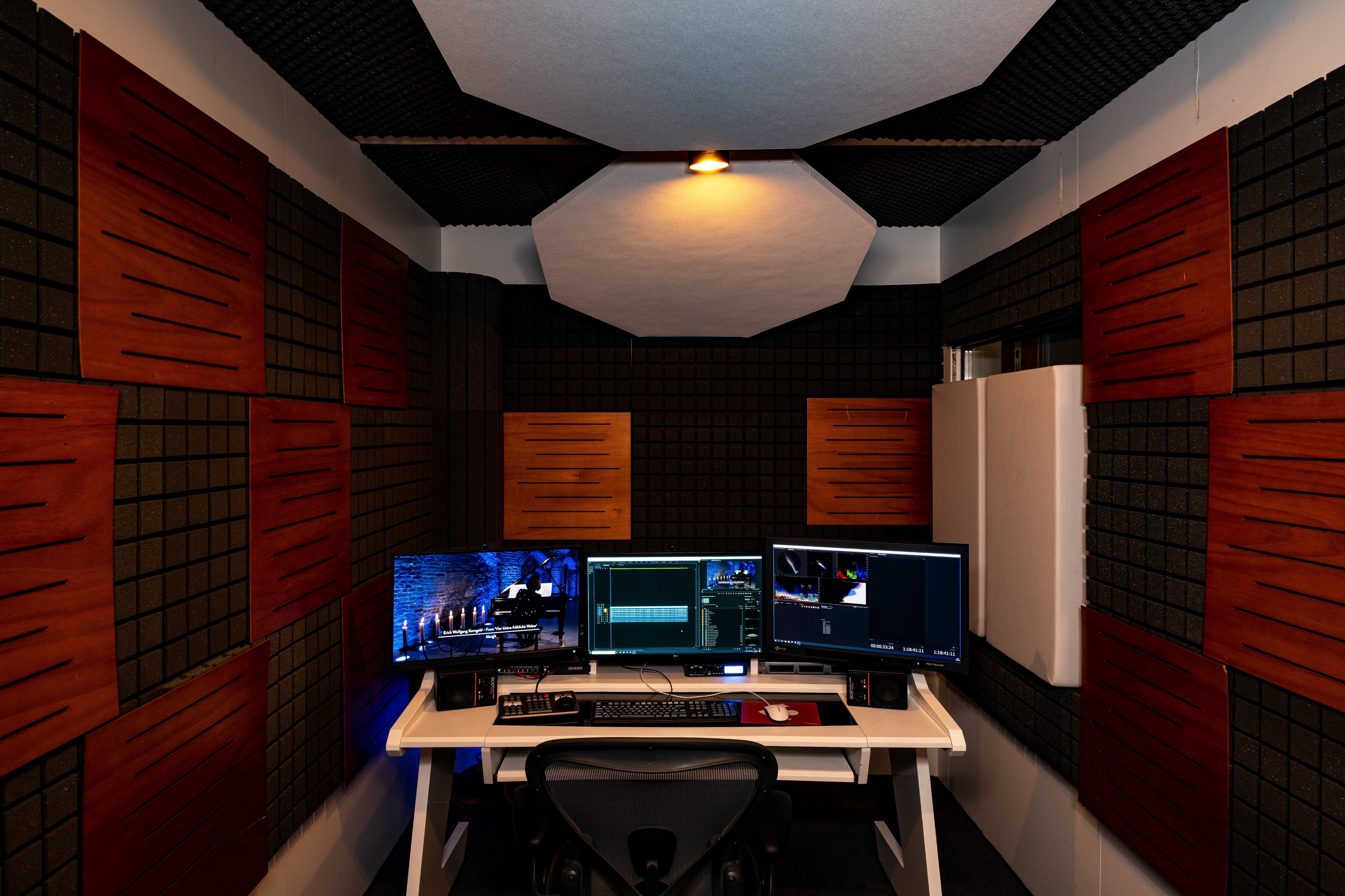 Professional postproduction studio with Dolby Atmos — foto 2