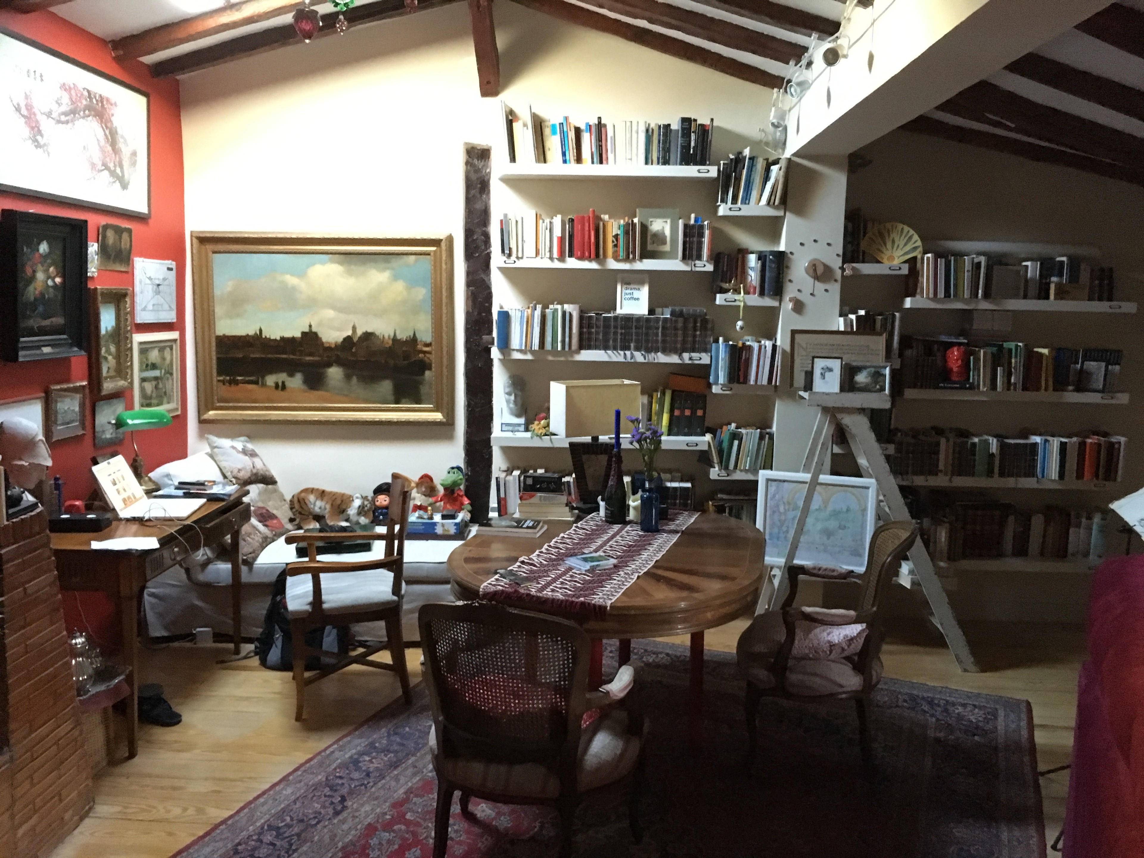 Baby grand piano in quite apartment, city center — foto 3