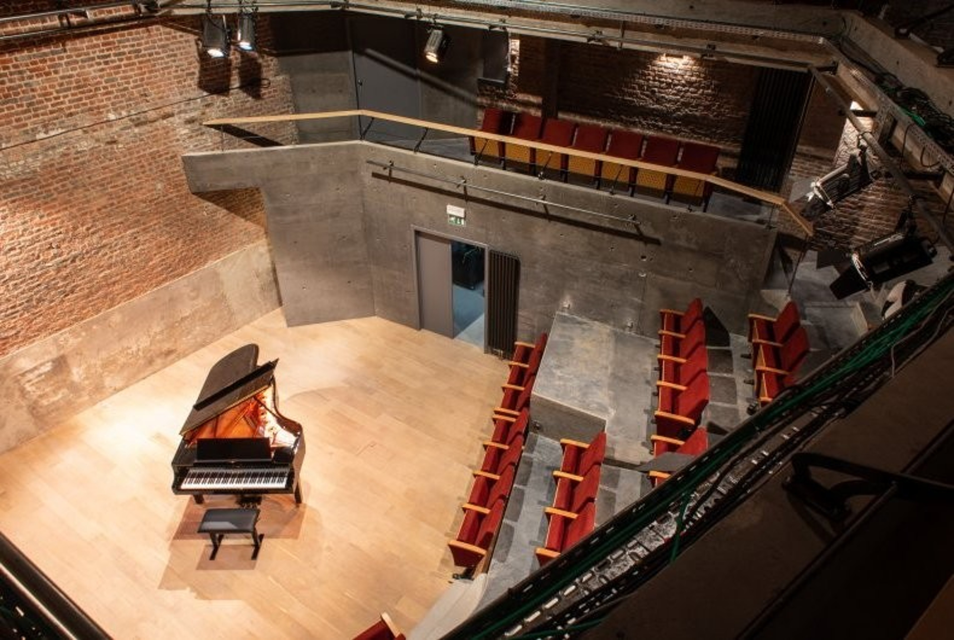 Boudoir - Intimate Theater Space — photo 3