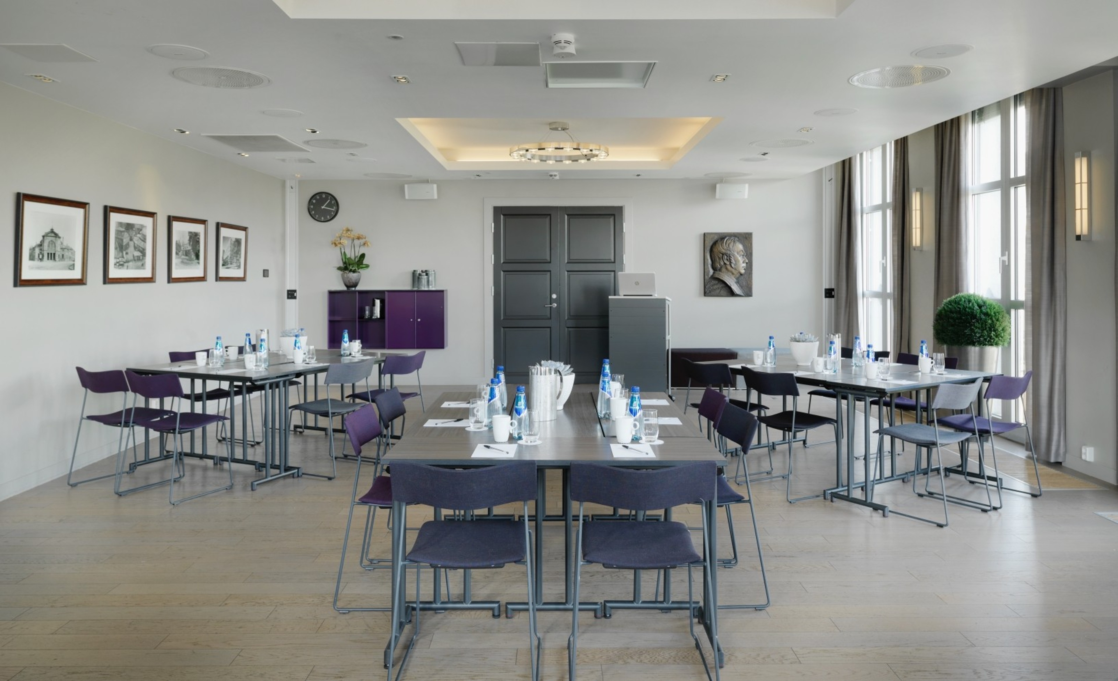 Studenterlunden - Room Full of Natural Lights — photo 3