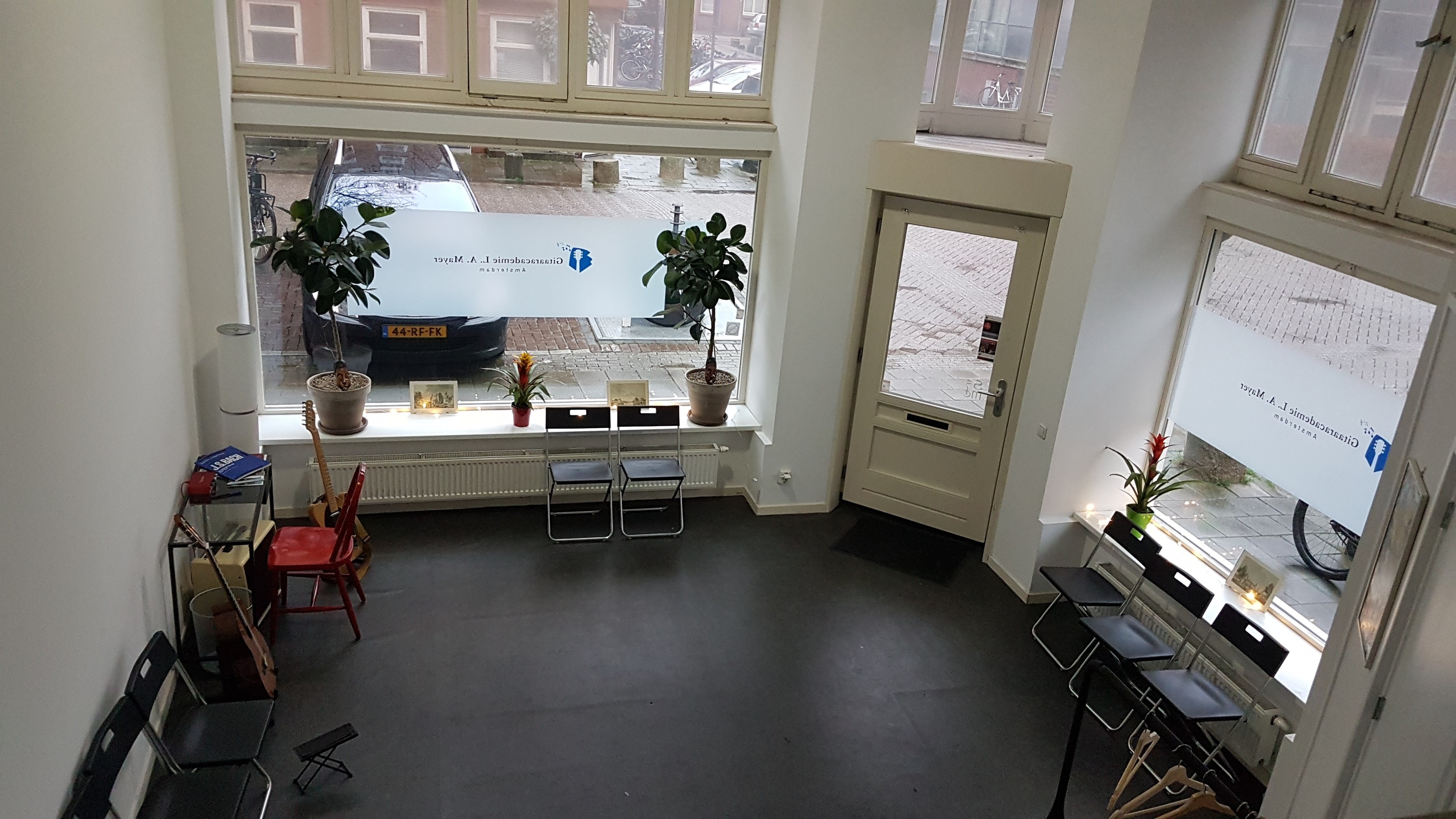Bright sunny room with great acoustics and piano — foto 2