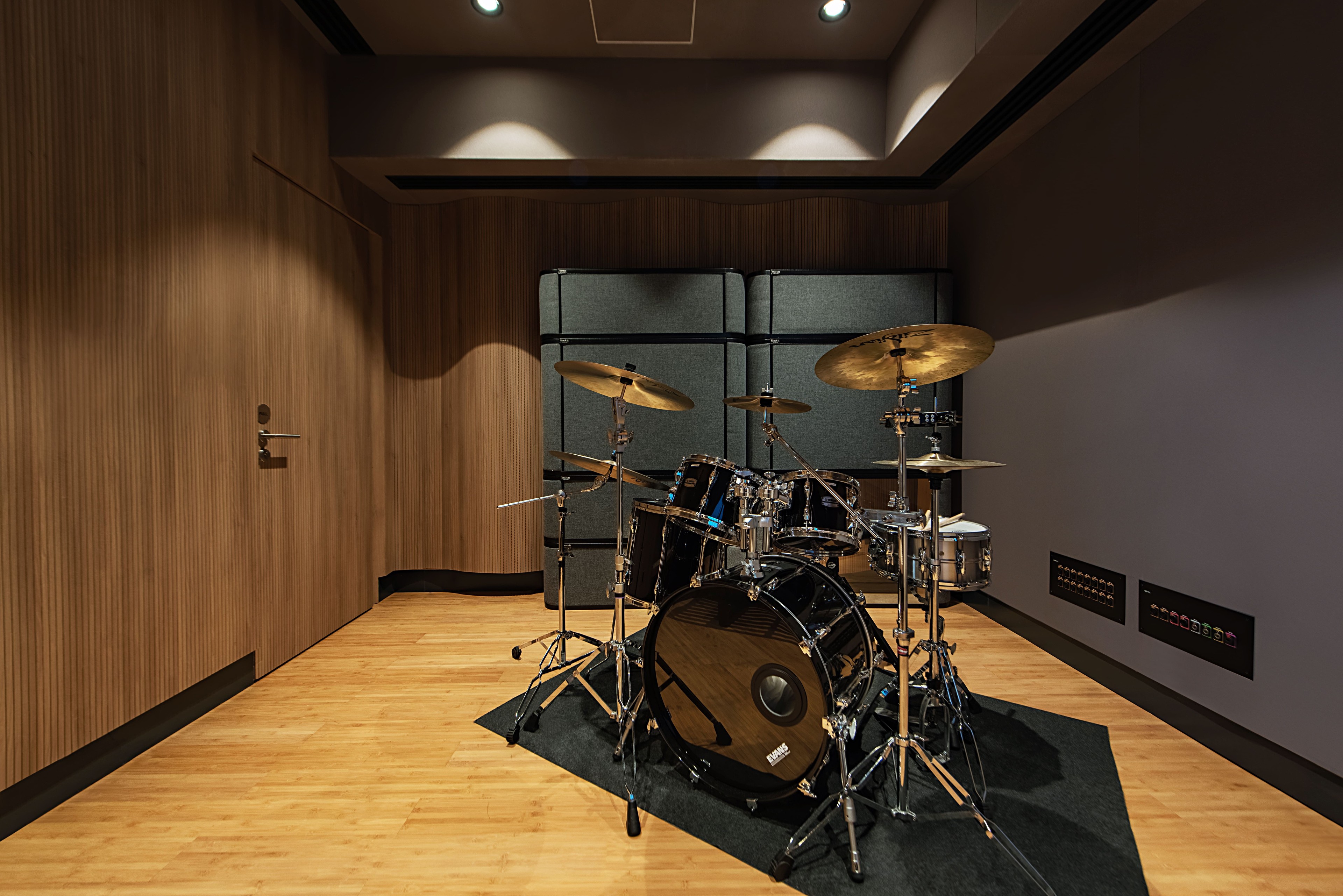 Firdaus Studio | Dolby Atmos Certified – Music Production, Recording & Scoring, Premieres & Screenings, Live Performance, Events & Filming — foto 3