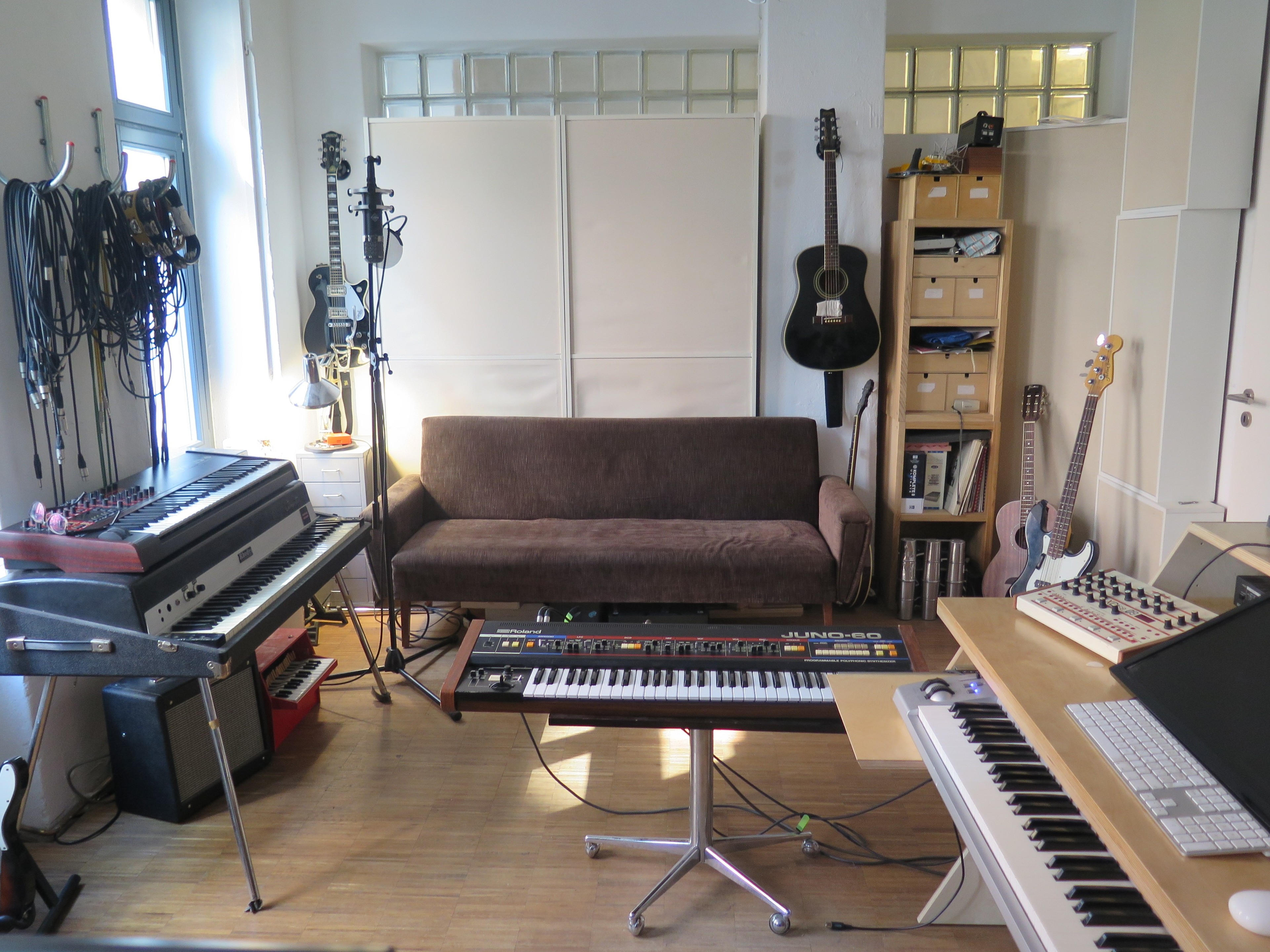Beautiful studio workingspace in old factoryfloor — Foto 3