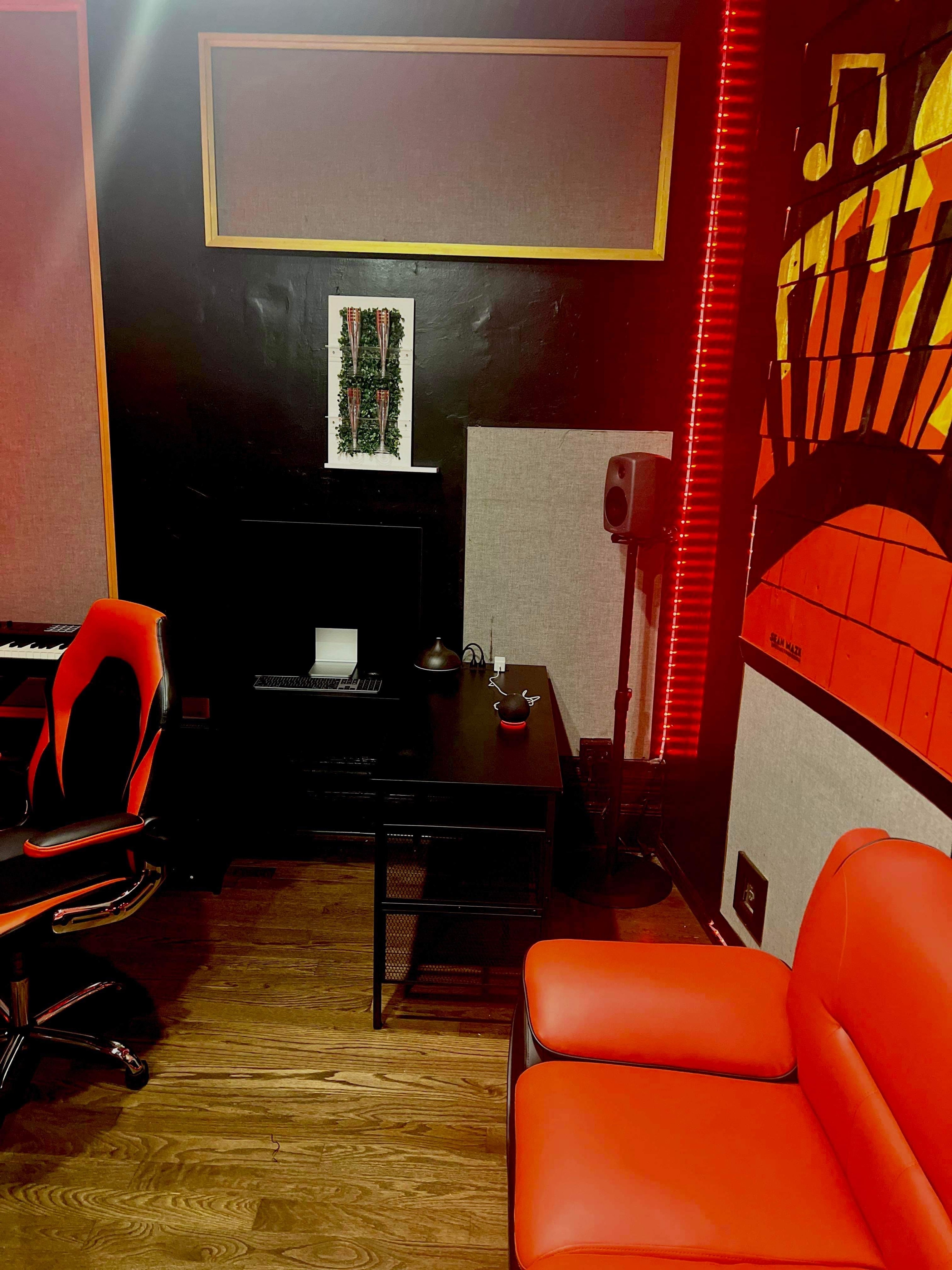 Taylored Made Creative Studio — photo 2