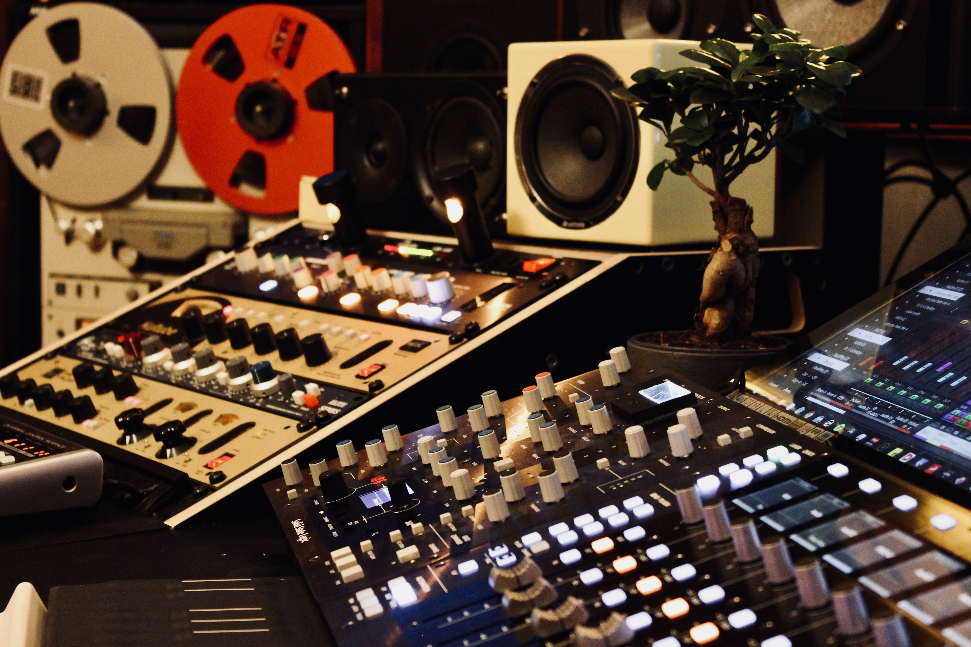 Recording, Production and Post Production — Foto 2