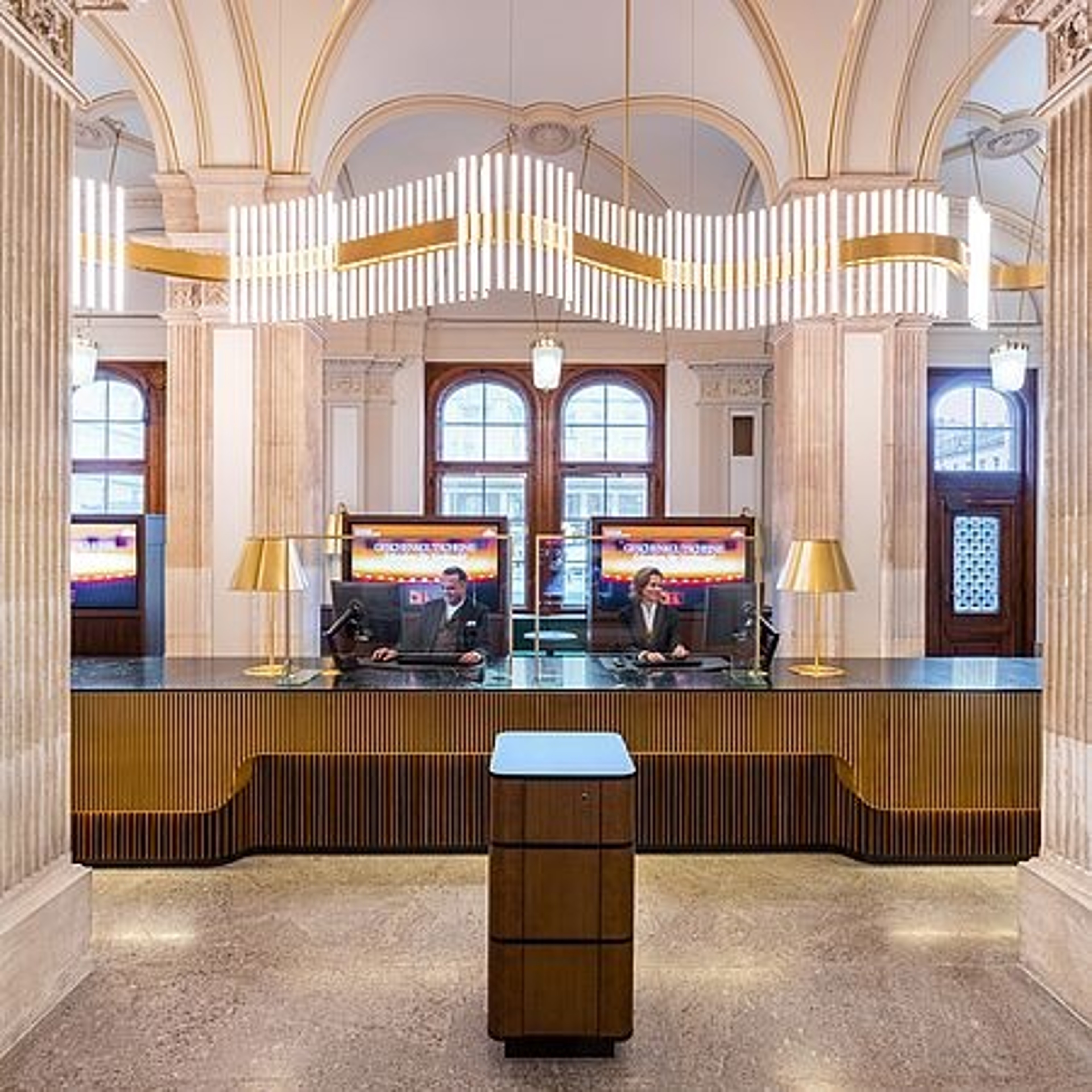 Vienna State Opera - OPERA FOYER — Foto 3