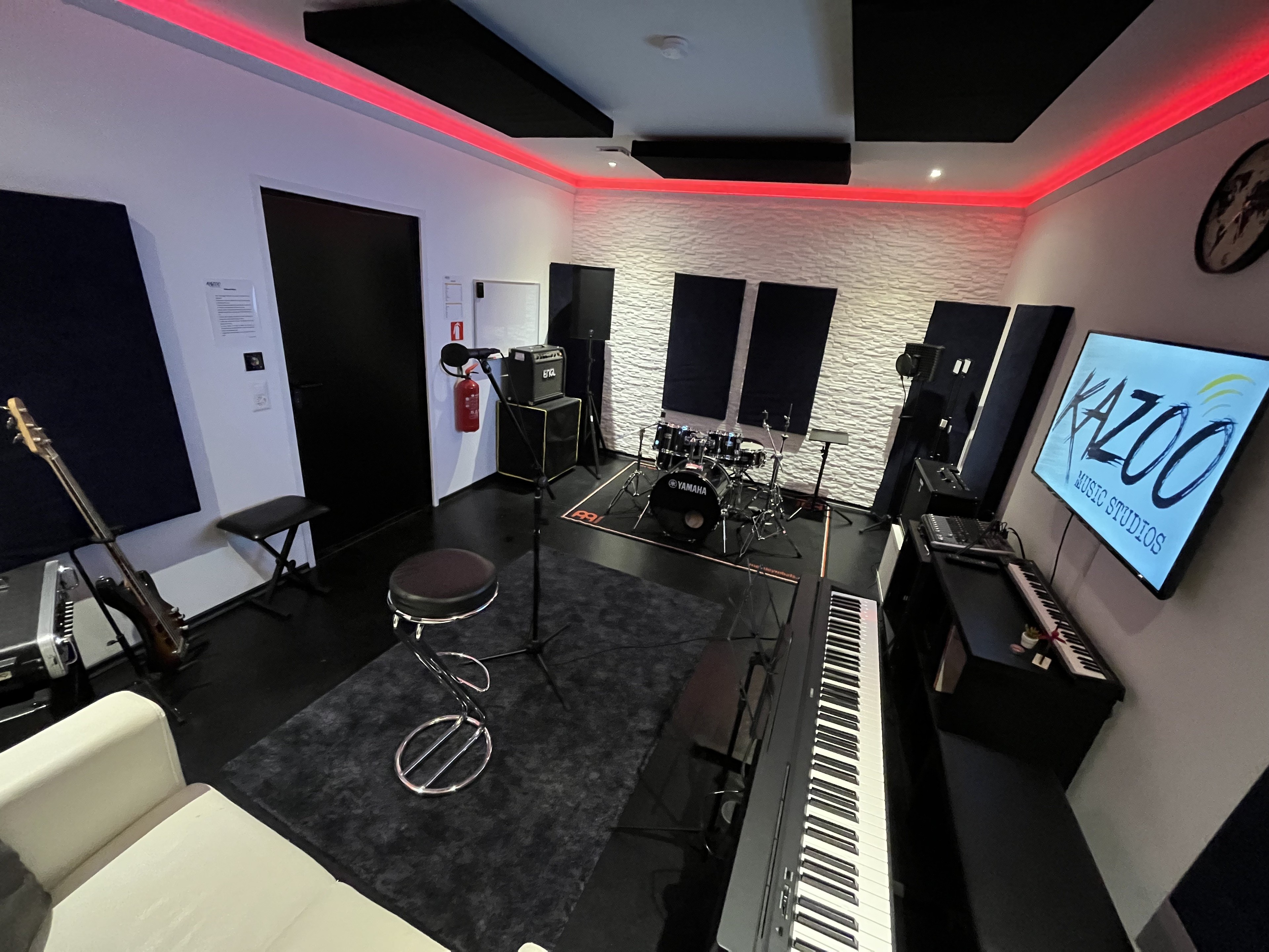 Kazoo Music Studios - Rehearsal Studio "World" — foto 3