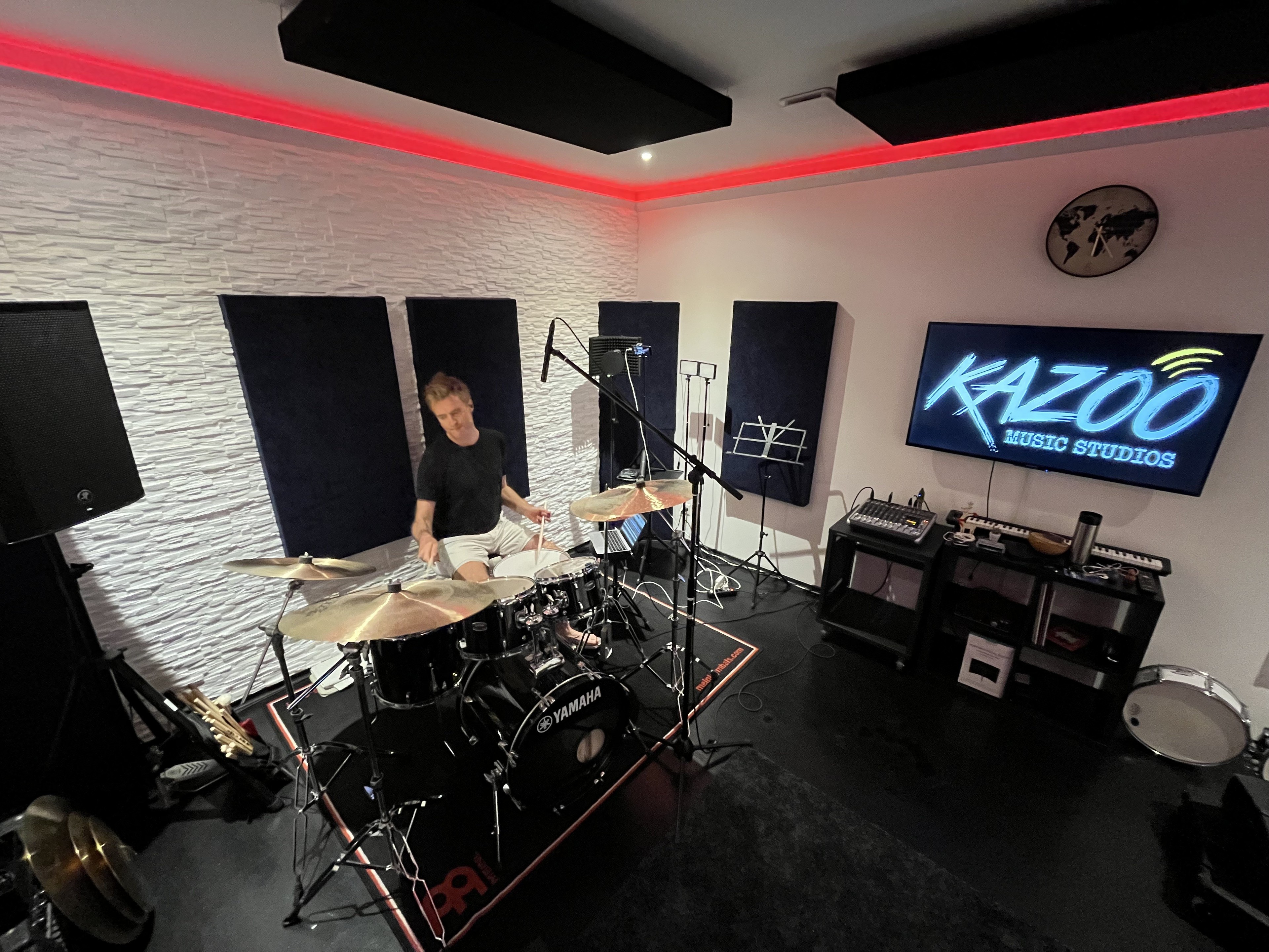 Kazoo Music Studios - Rehearsal Studio "World" — foto 4