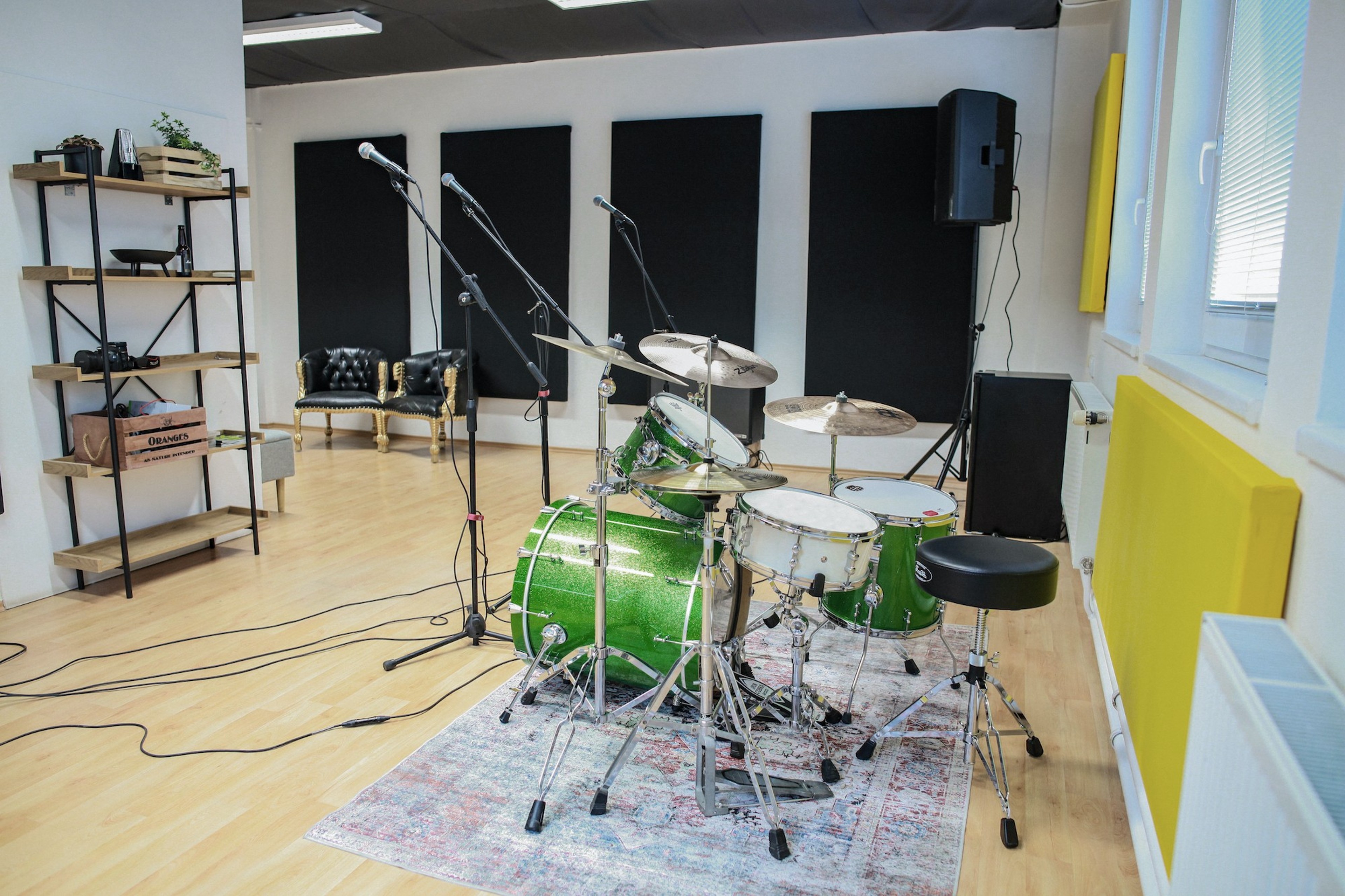 GhostTown Rehearsal Room - a living room for band — Foto 3