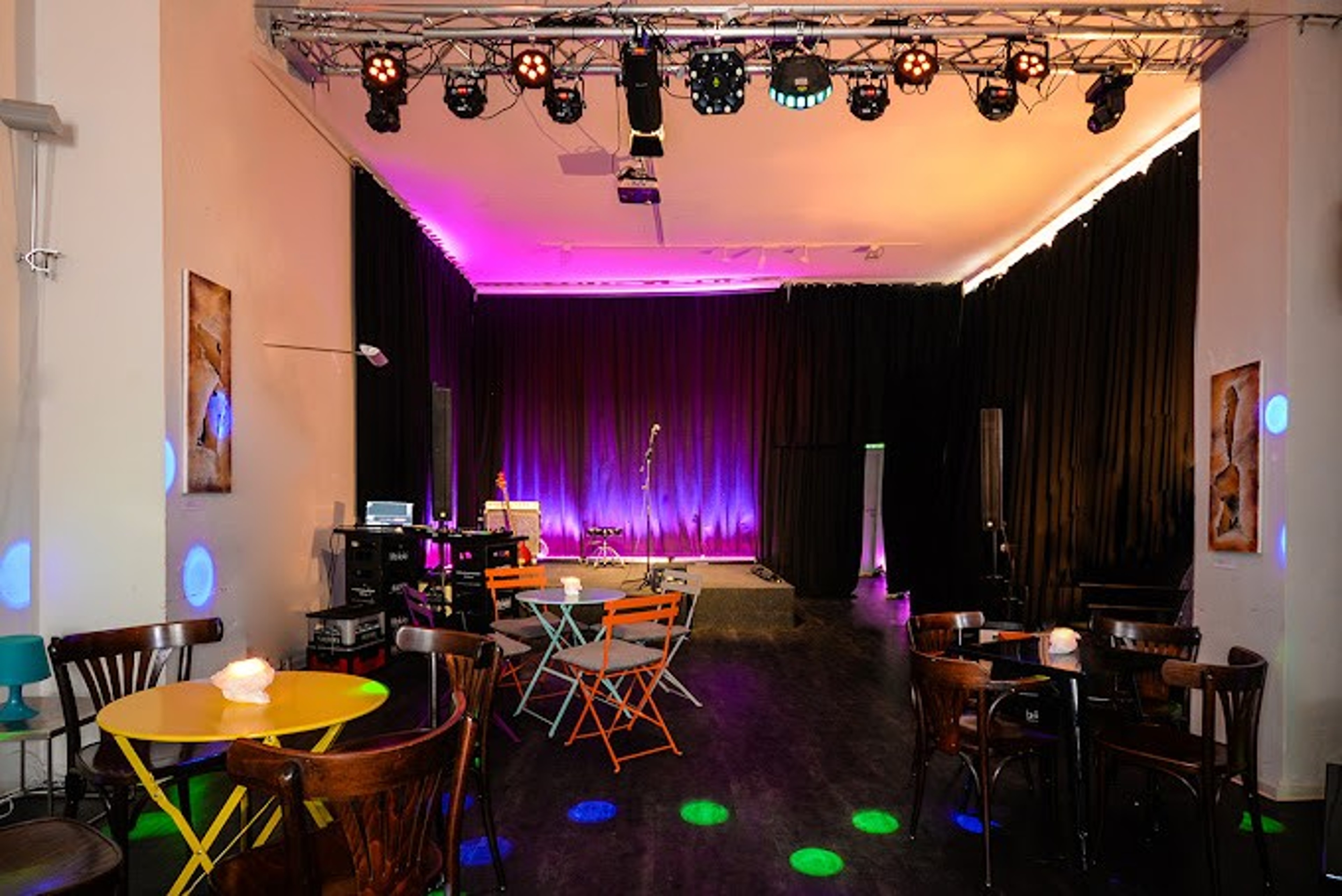 ART Stalker Berlin - Kunst + Bar + Musical Event — Foto 5