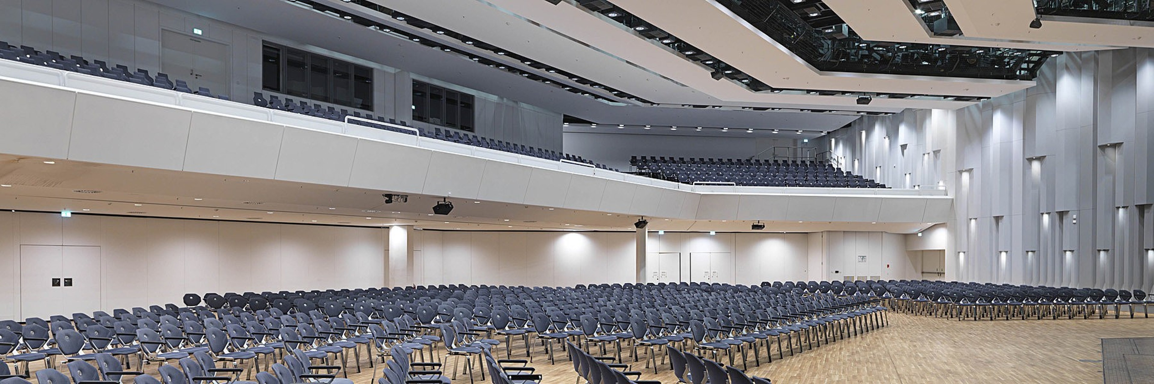 Europa Hall — foto 2