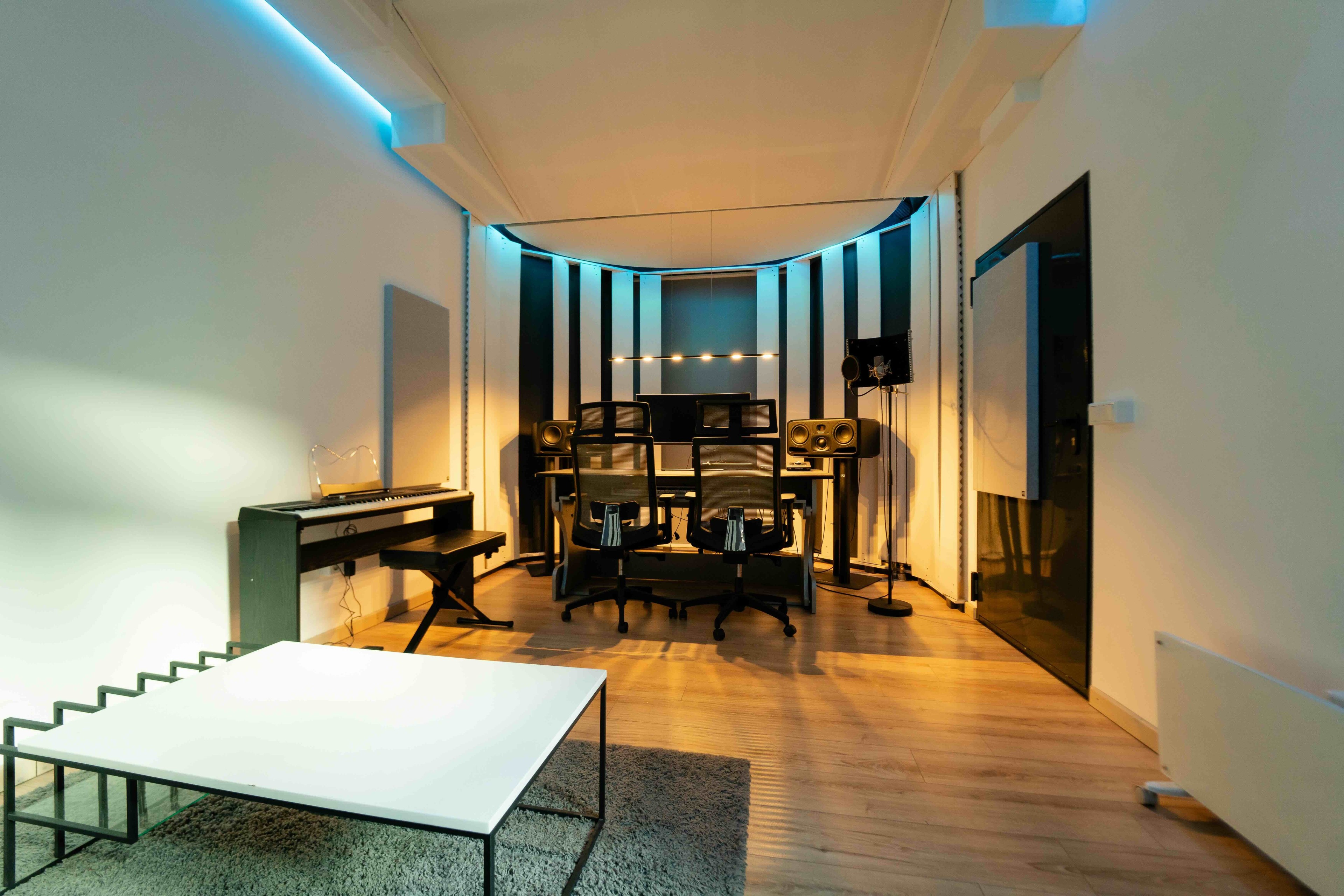 HYDRA Studios - Writing & Recording Sessions — Foto 2
