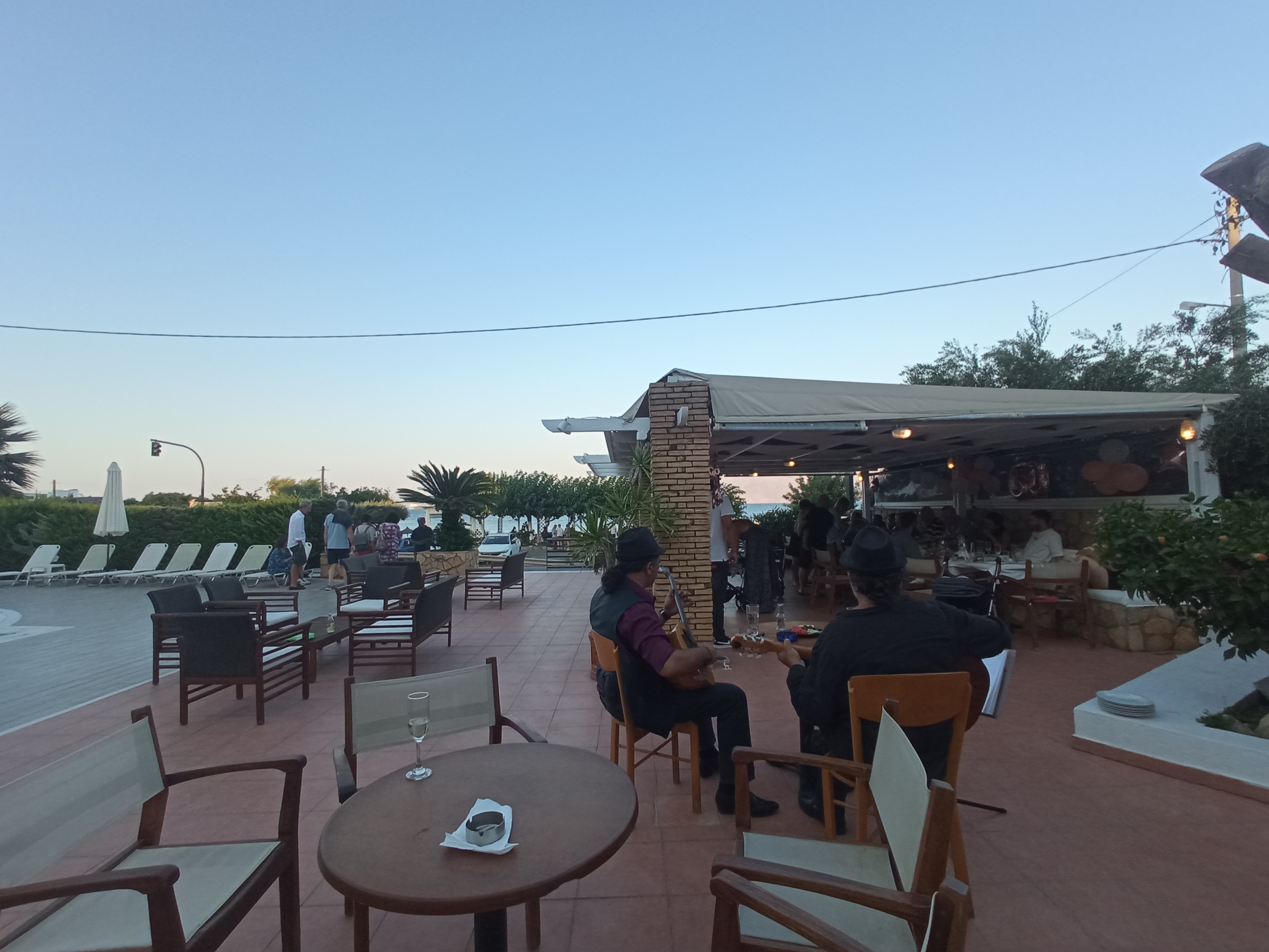 Jamming next to the sea — photo 3