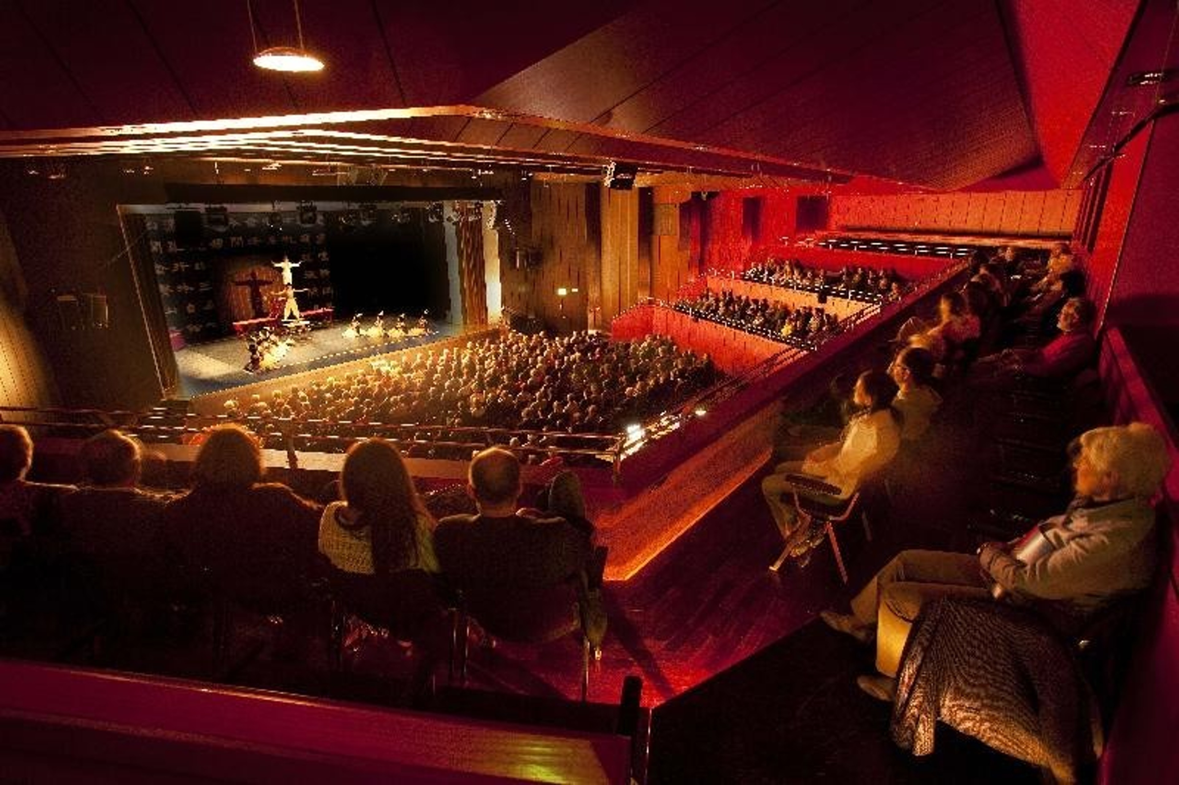 Octagon Concert Hall in STADTHALLE — photo 2
