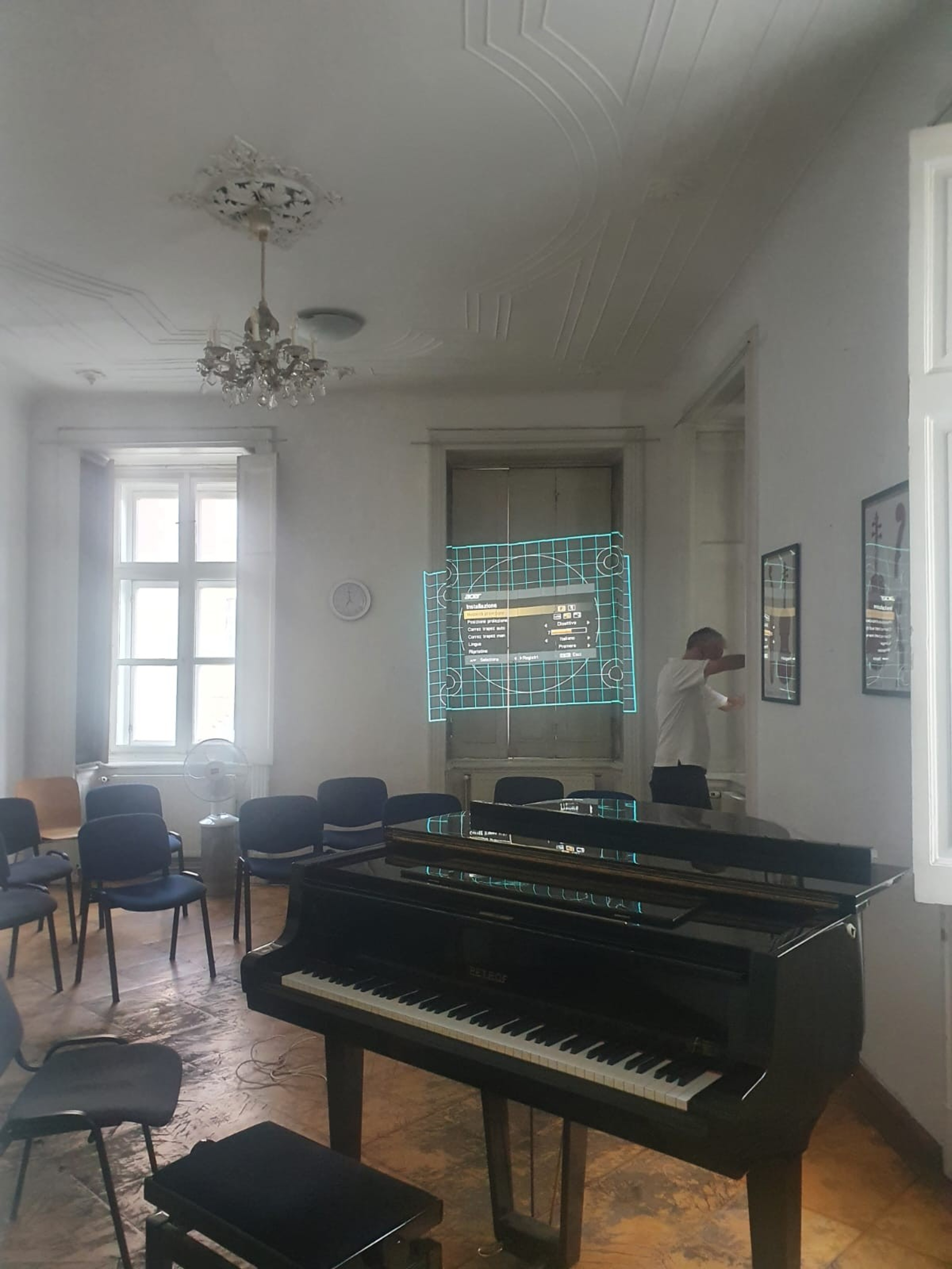 Grand piano Petrof near city hall — Foto 4