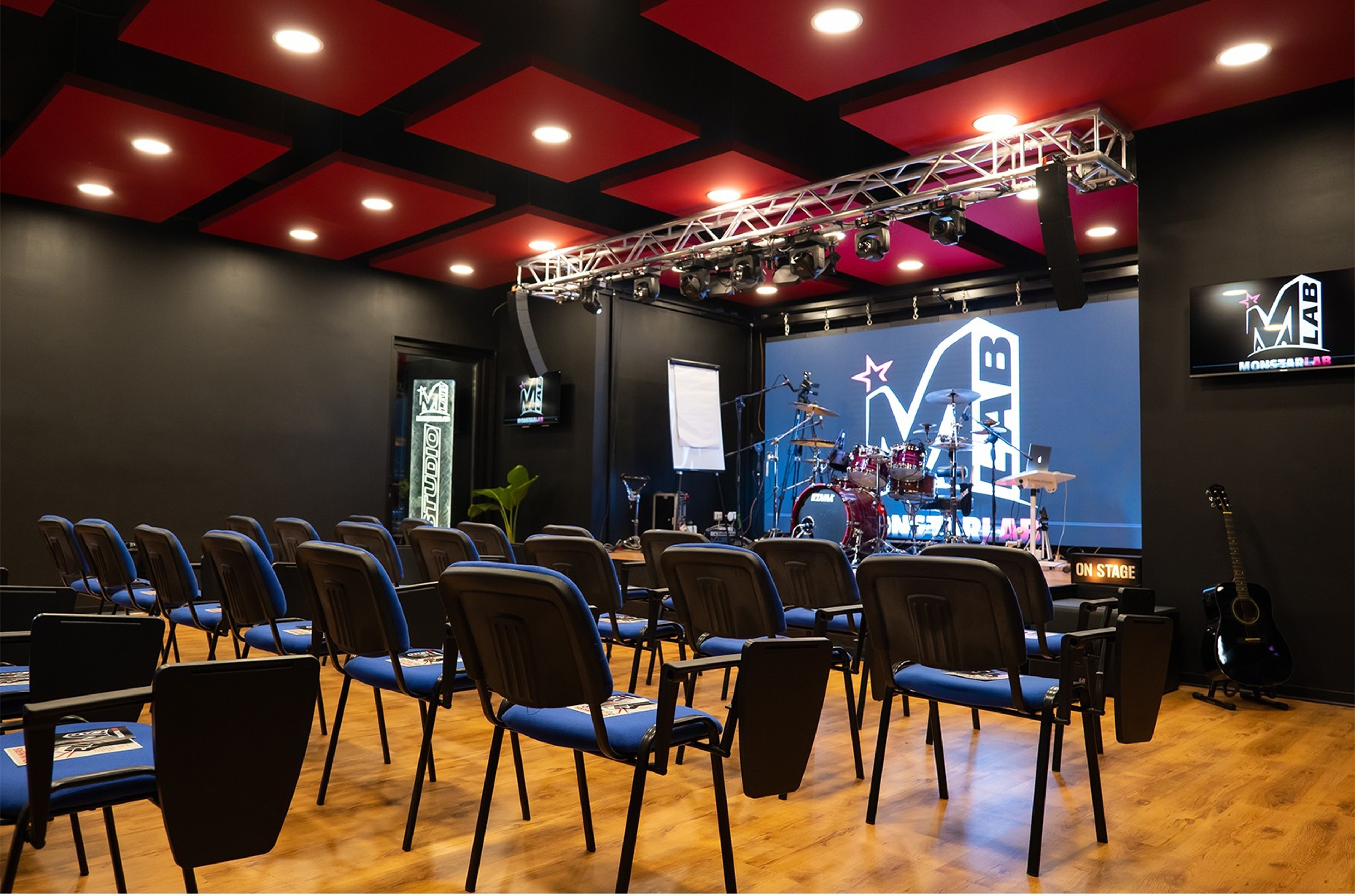 AUDITORIUM — foto 3