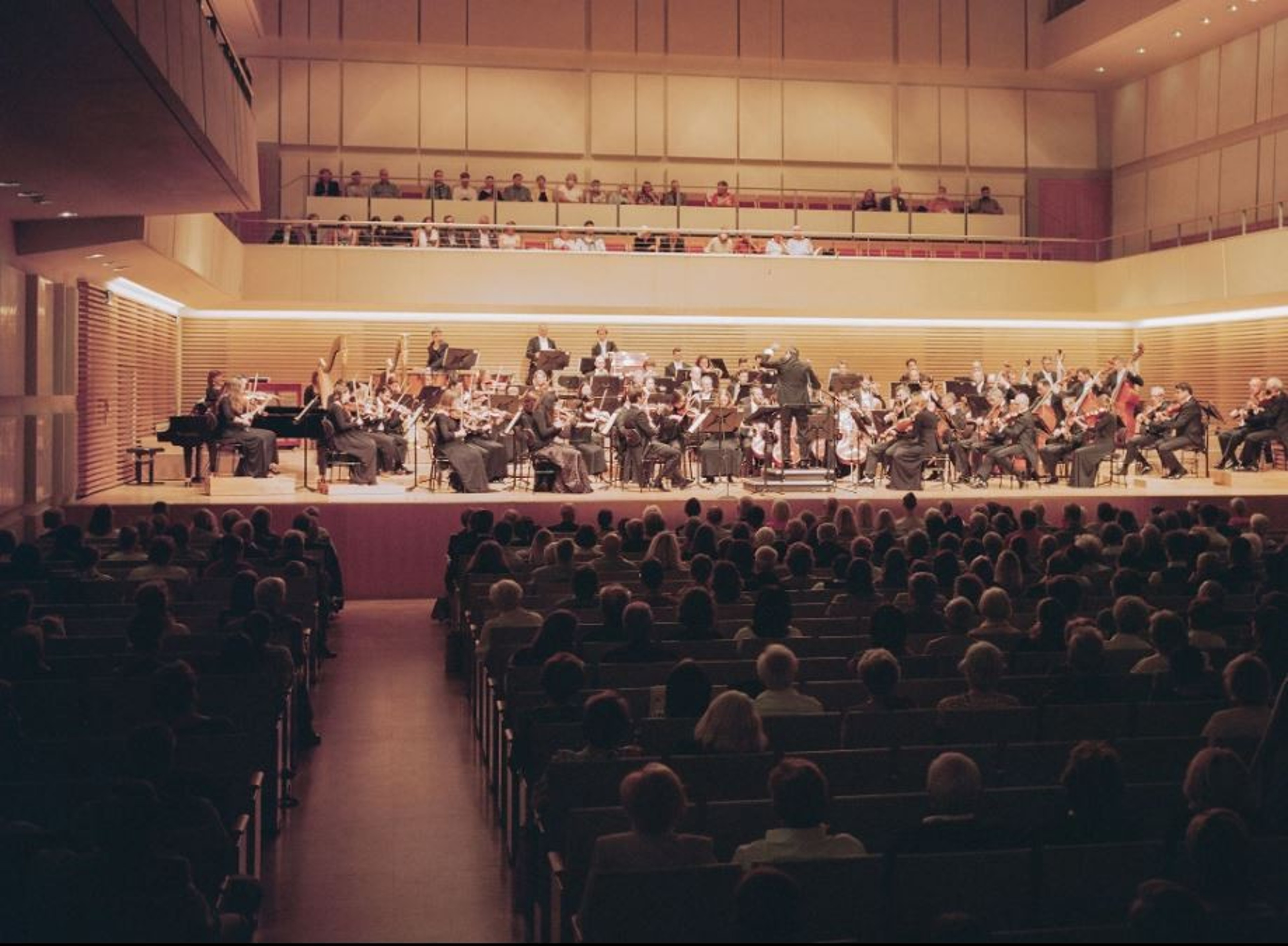 Majestic Auditorium for Concerts and Performances — Foto 4