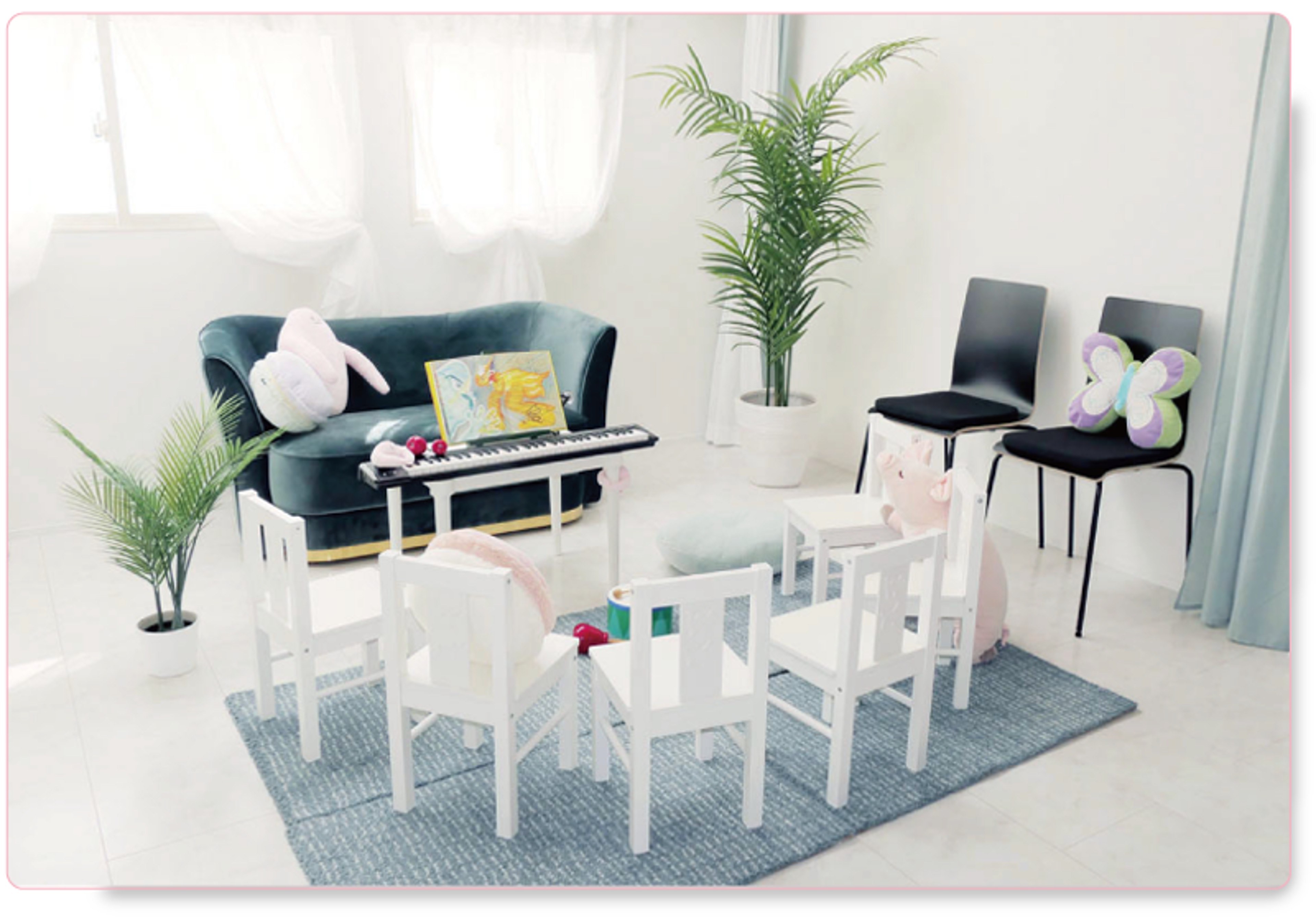 Bright Open Space with Kawai Piano — Foto 4