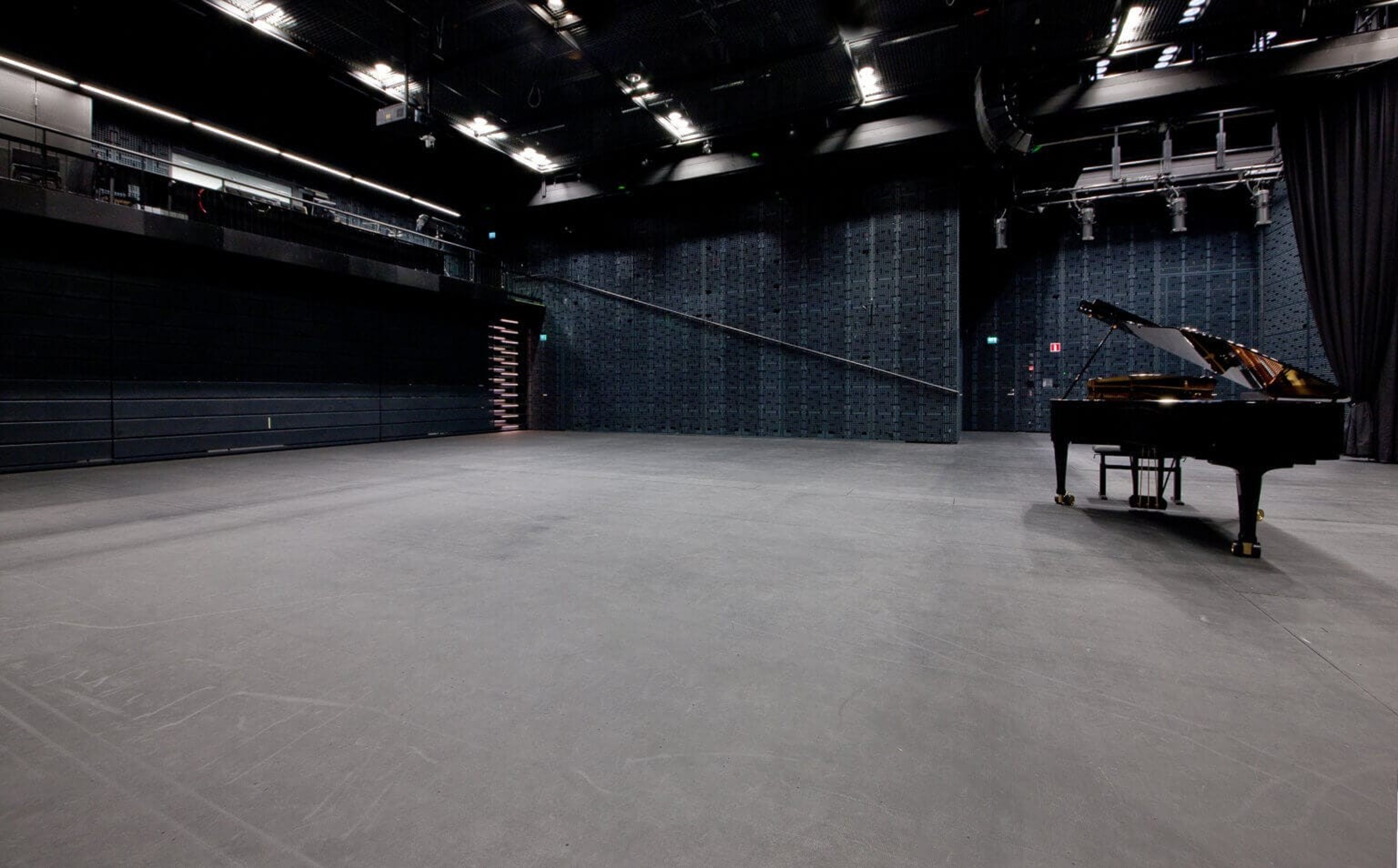 Black Box — photo 3