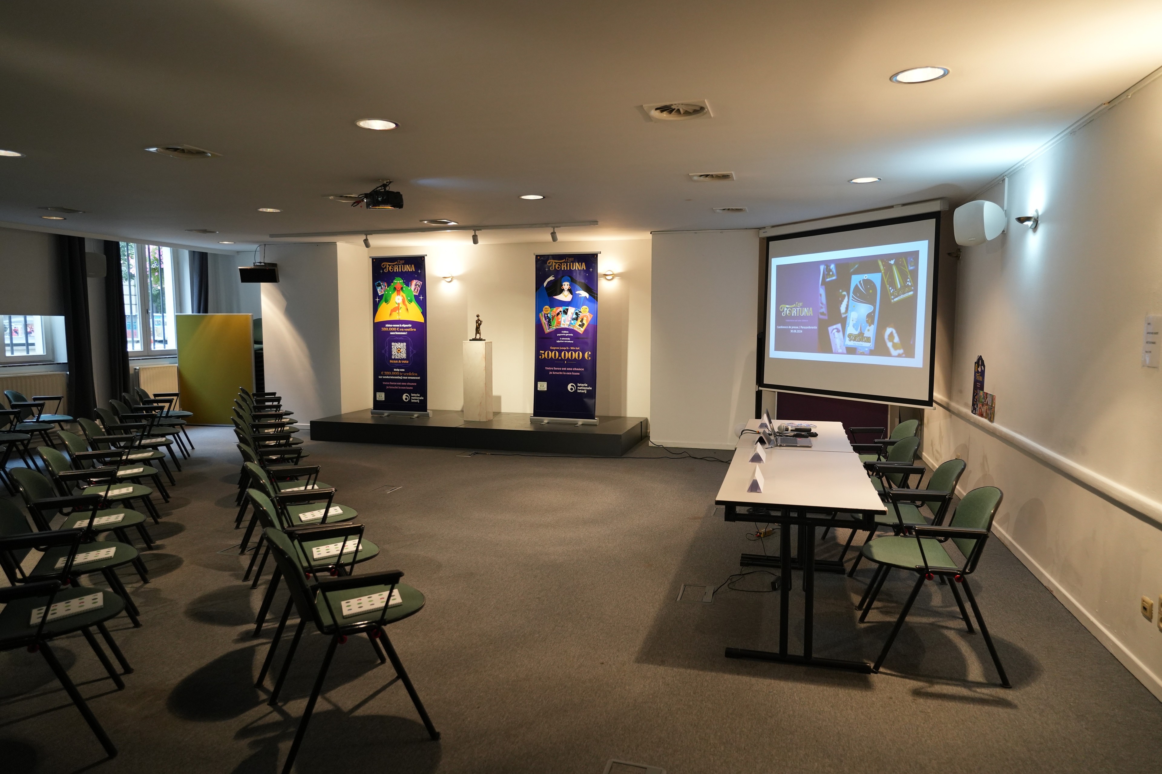 MARIE POPELIN: Lecture Room — Foto 5