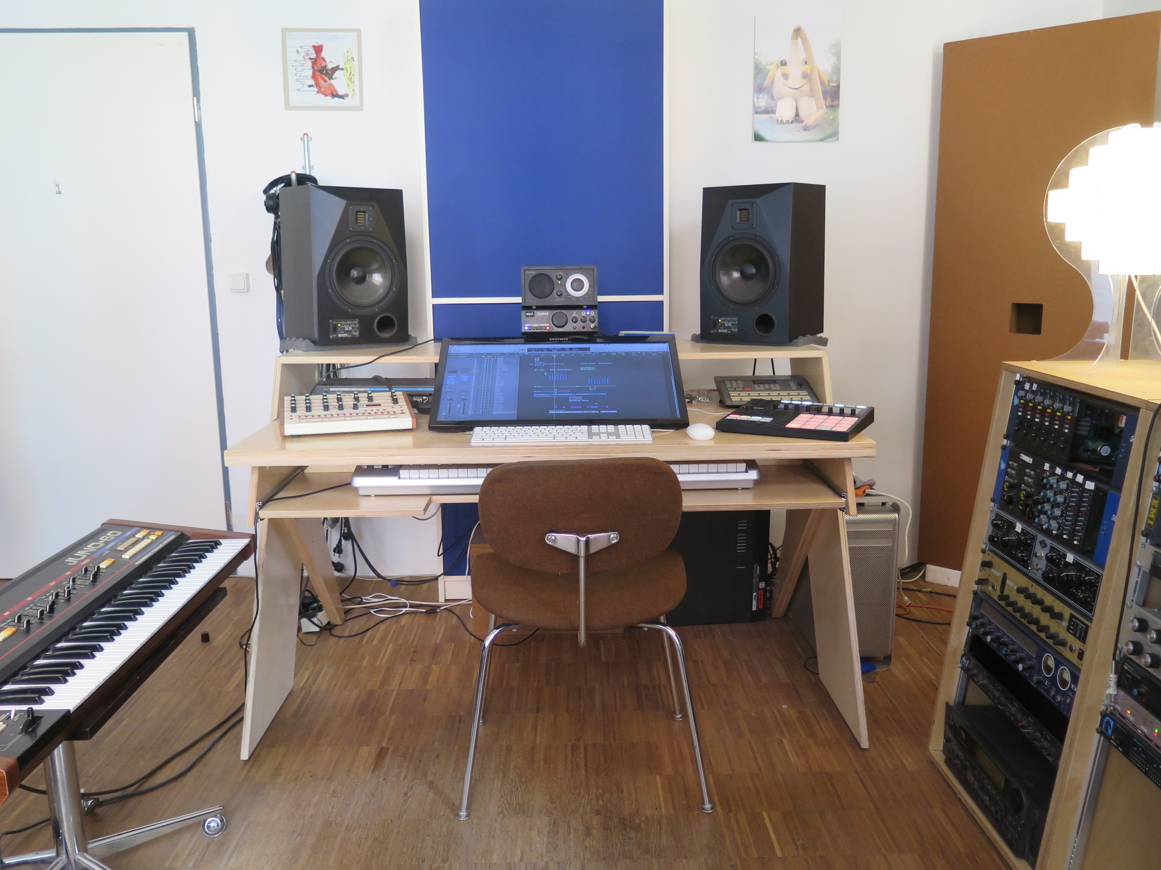Beautiful studio workingspace in old factoryfloor — Foto 2