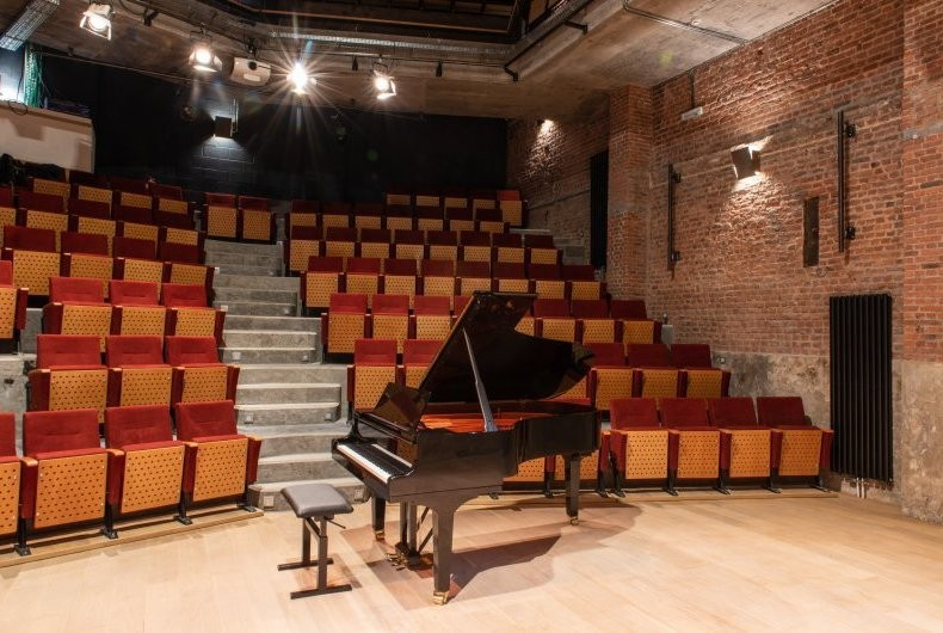 Boudoir - Intimate Theater Space — photo 5