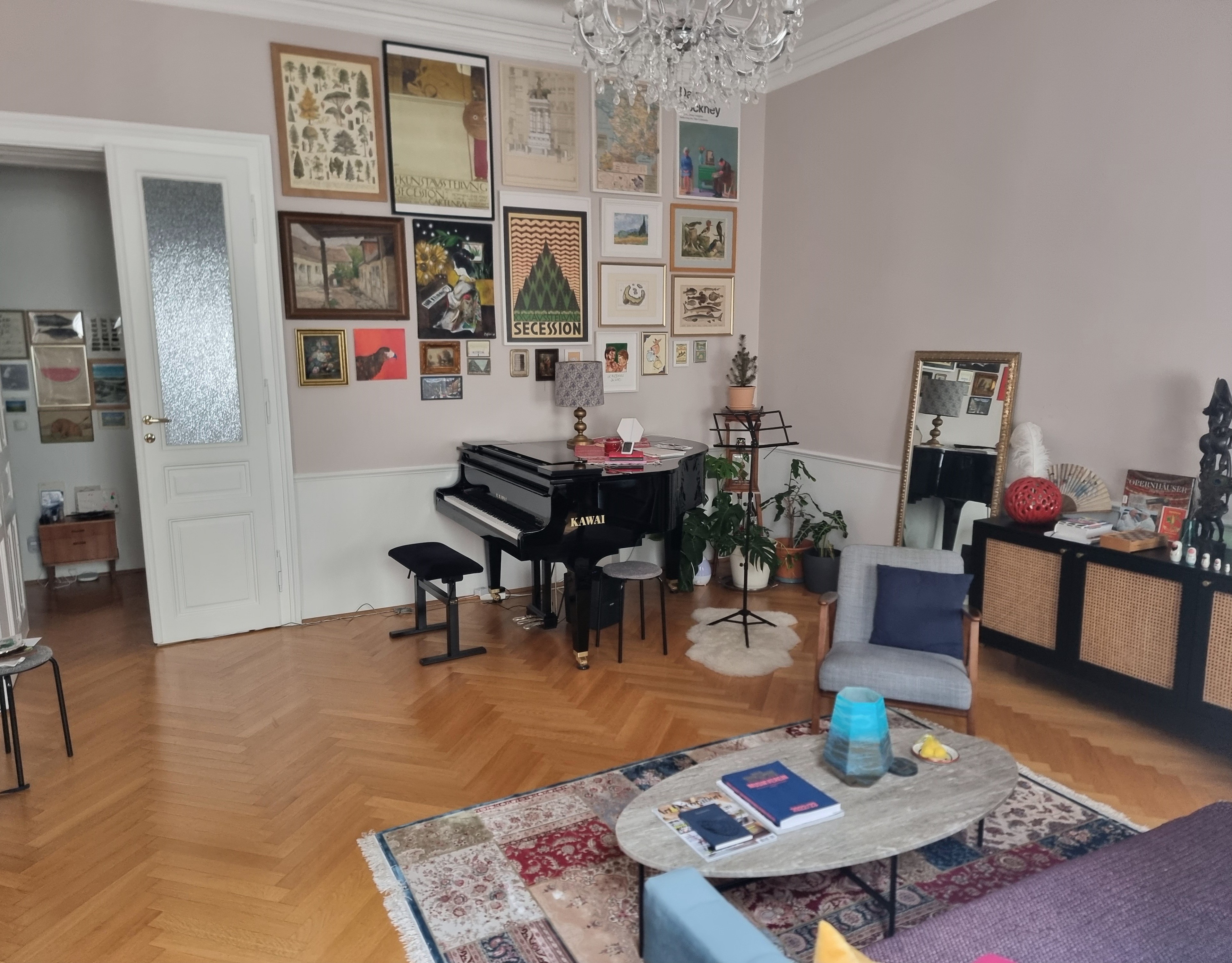Beautiful piano practice room in the center — Foto 4