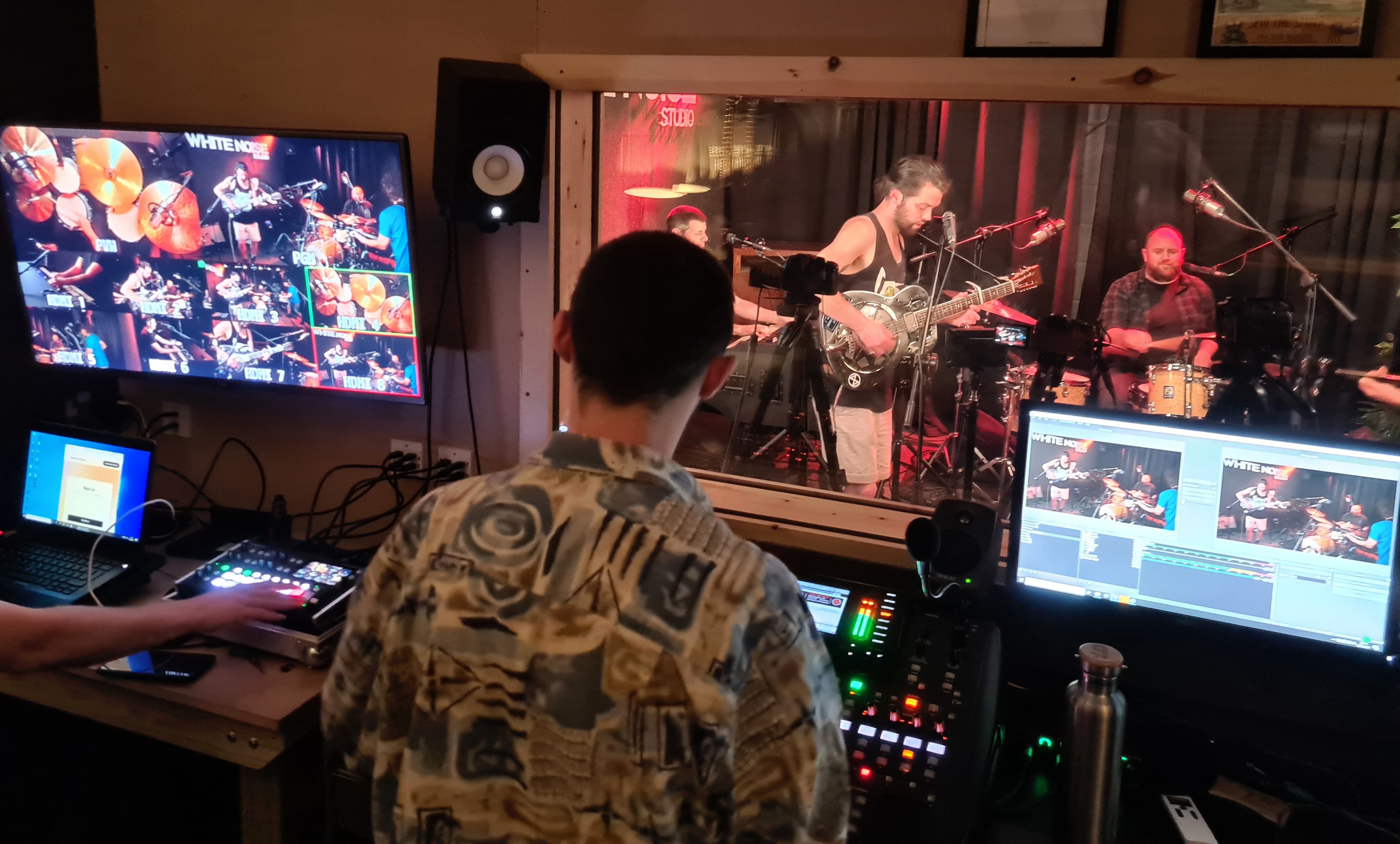 White Noise Rehearsal & Recording Studios — photo 3