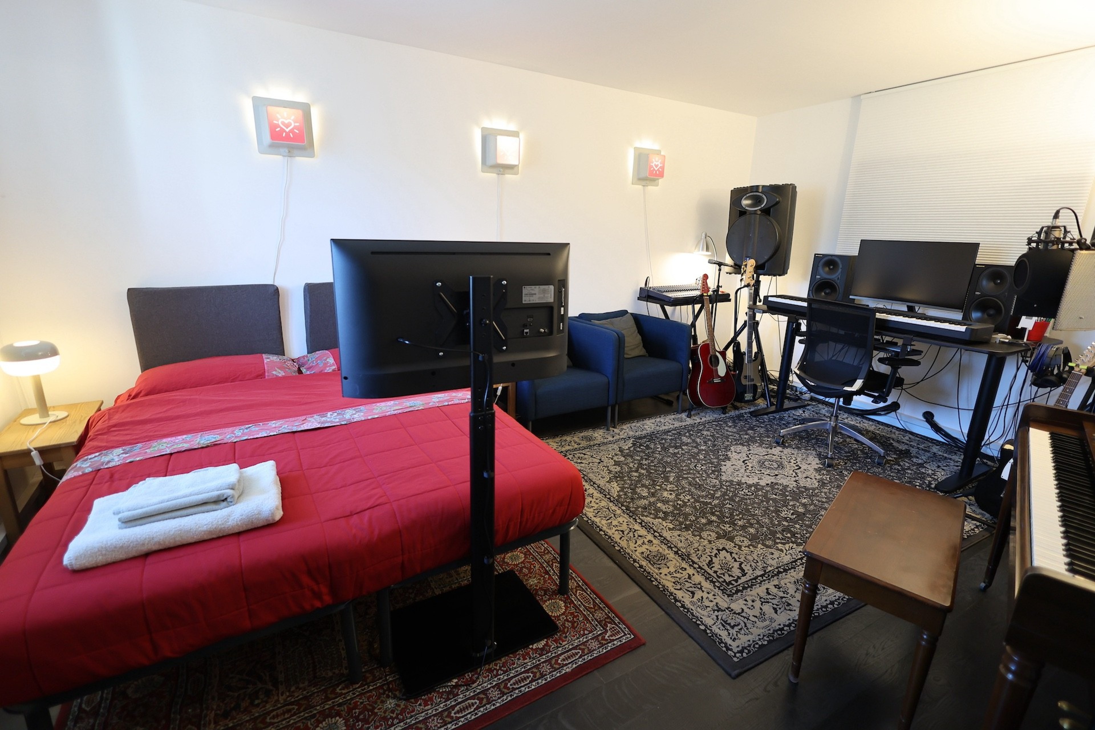 Production Room in Milan, with bed and parking — photo 3