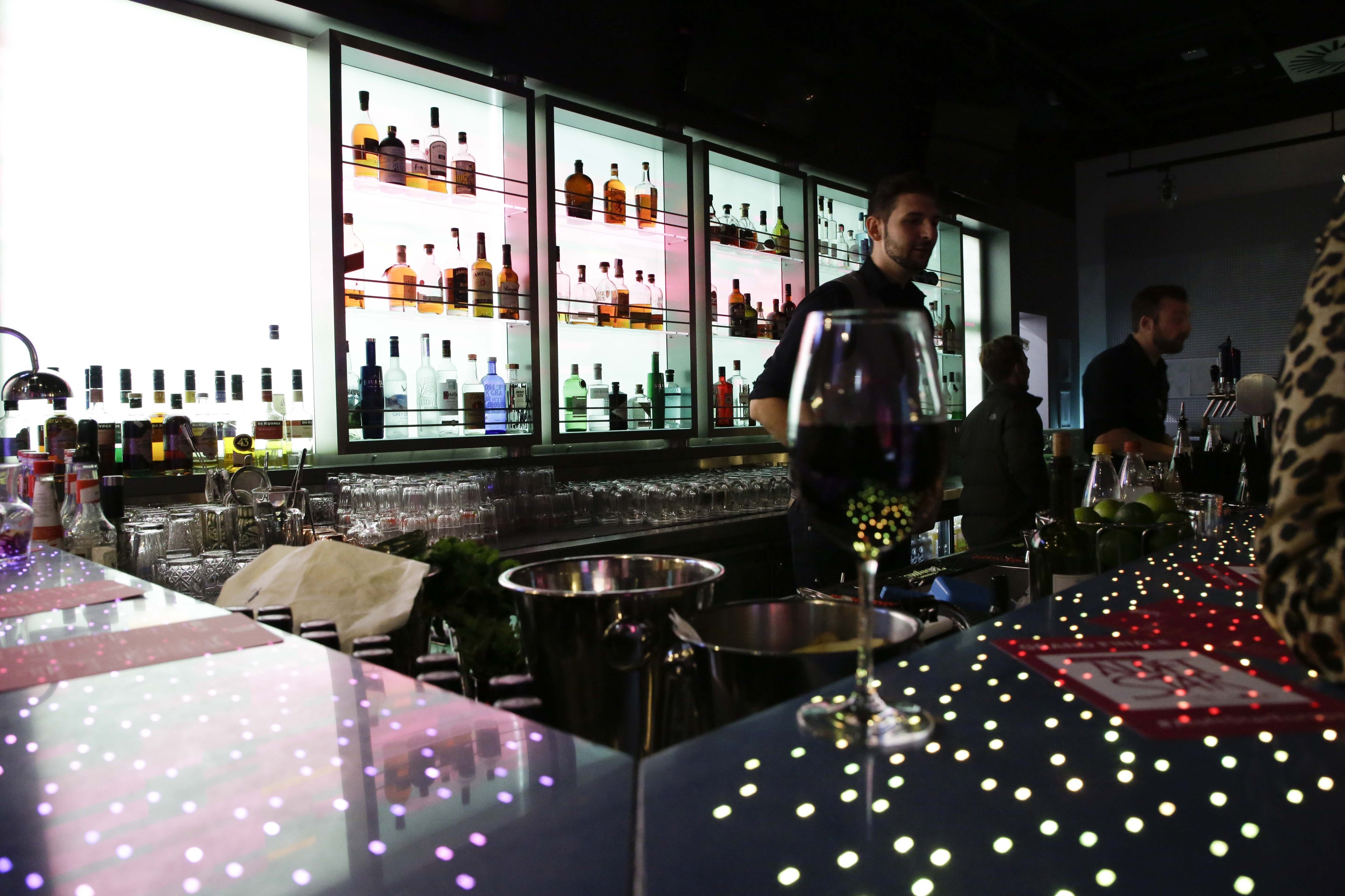 WXYZ Bar @Aloft München — Foto 5