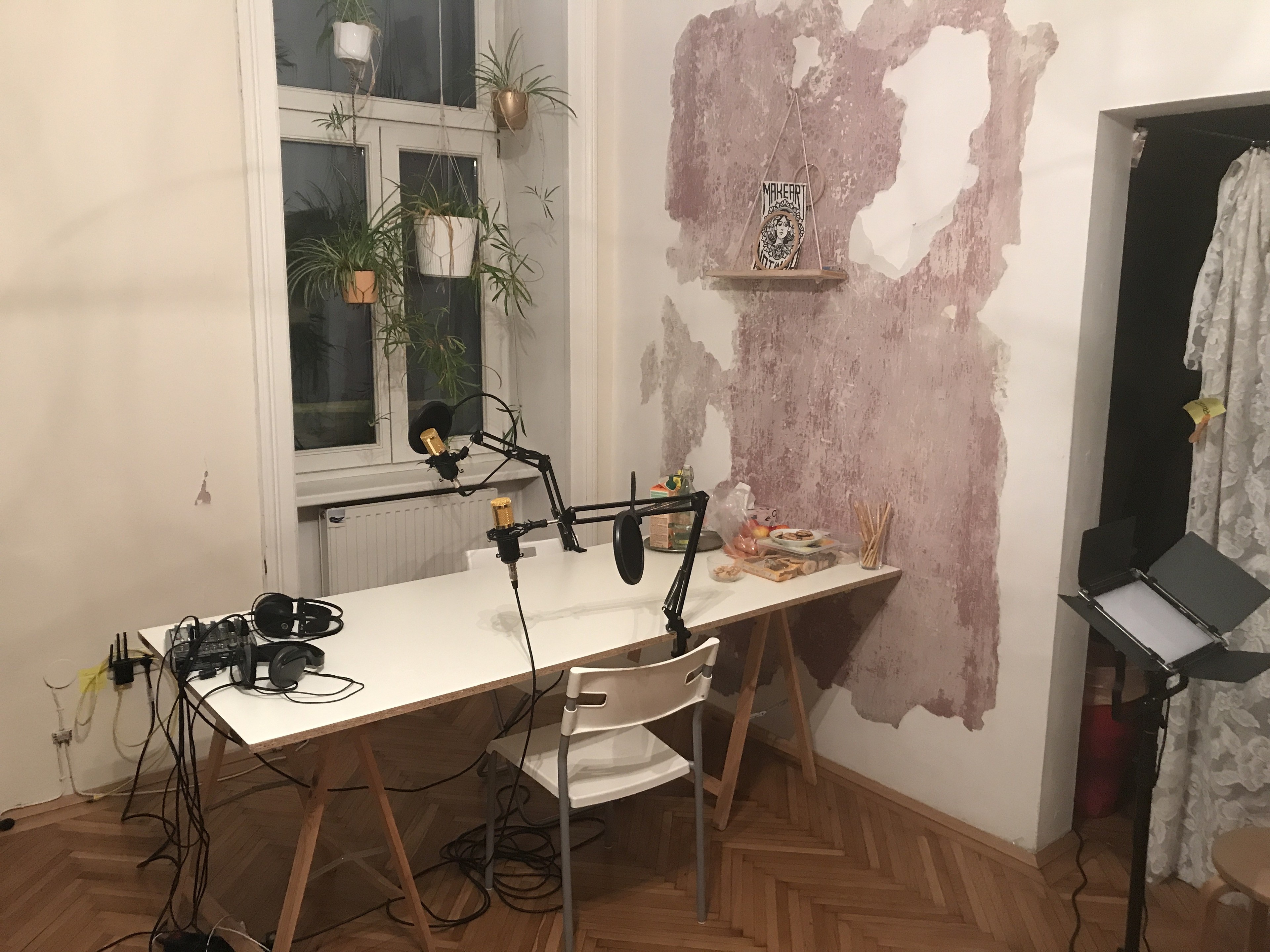 FRO-MEDIA Podcast Studio & Co Working Space — foto 3