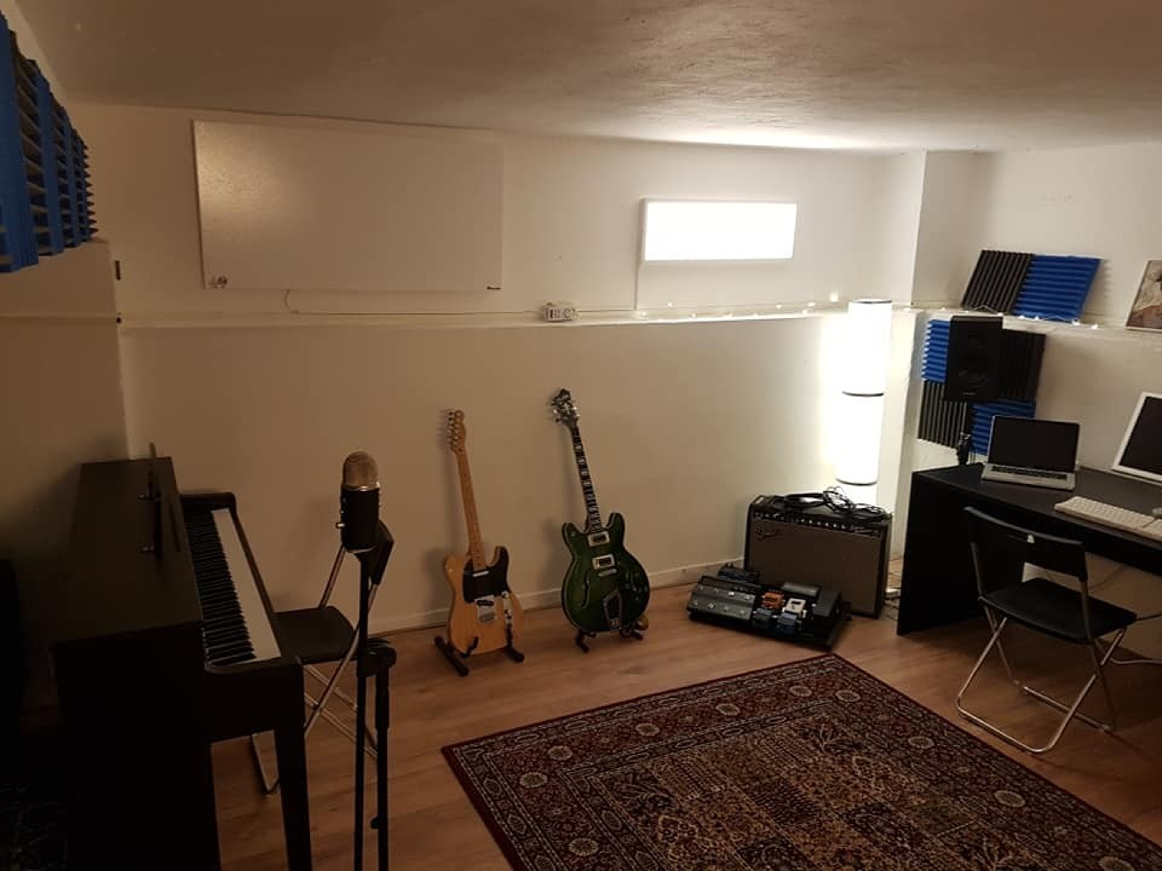 Bright sunny room with great acoustics and piano — foto 4