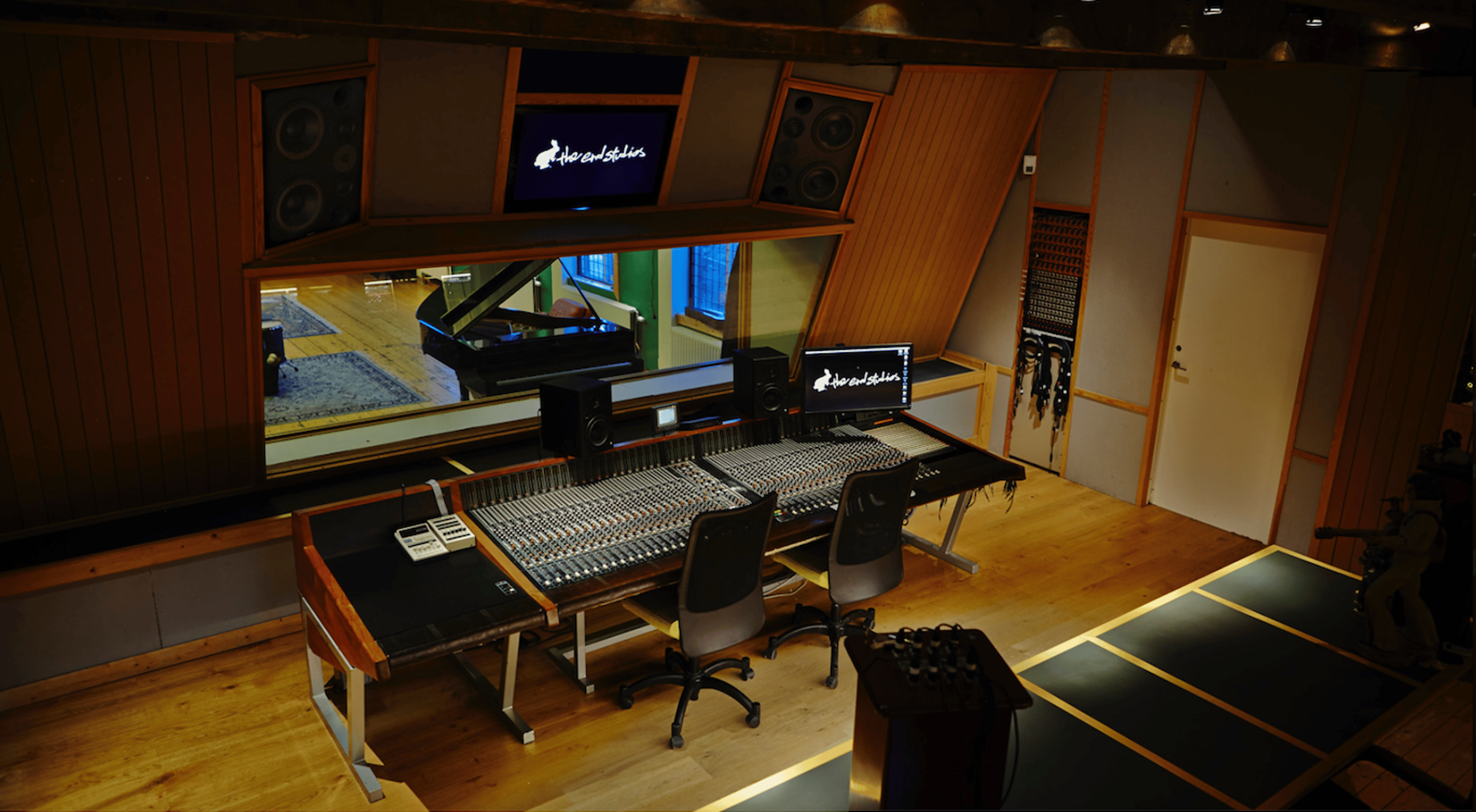 The End Studios — foto 2