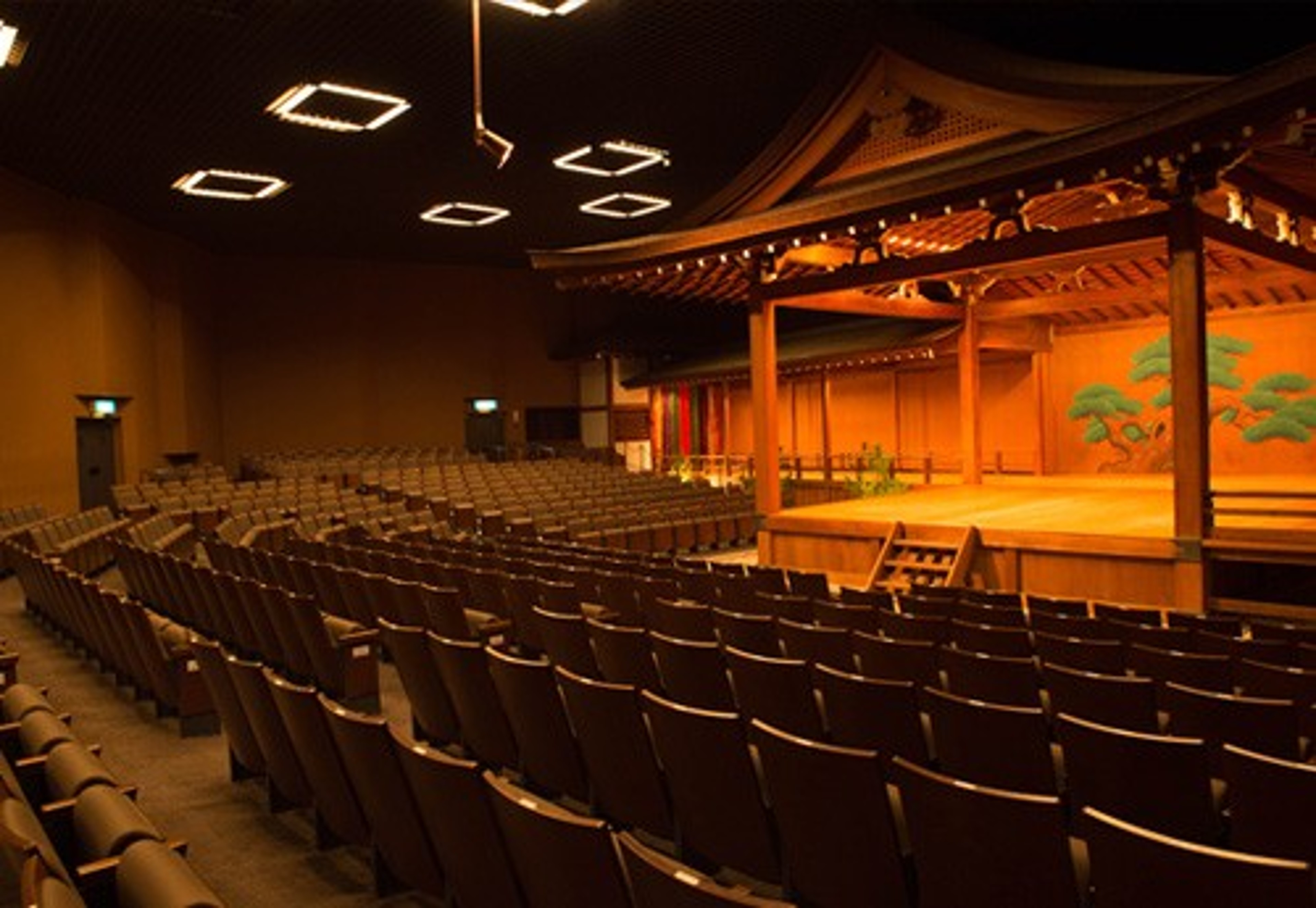 Hosho Style Nō-Gaku Theater - 宝生能楽堂 — foto 5