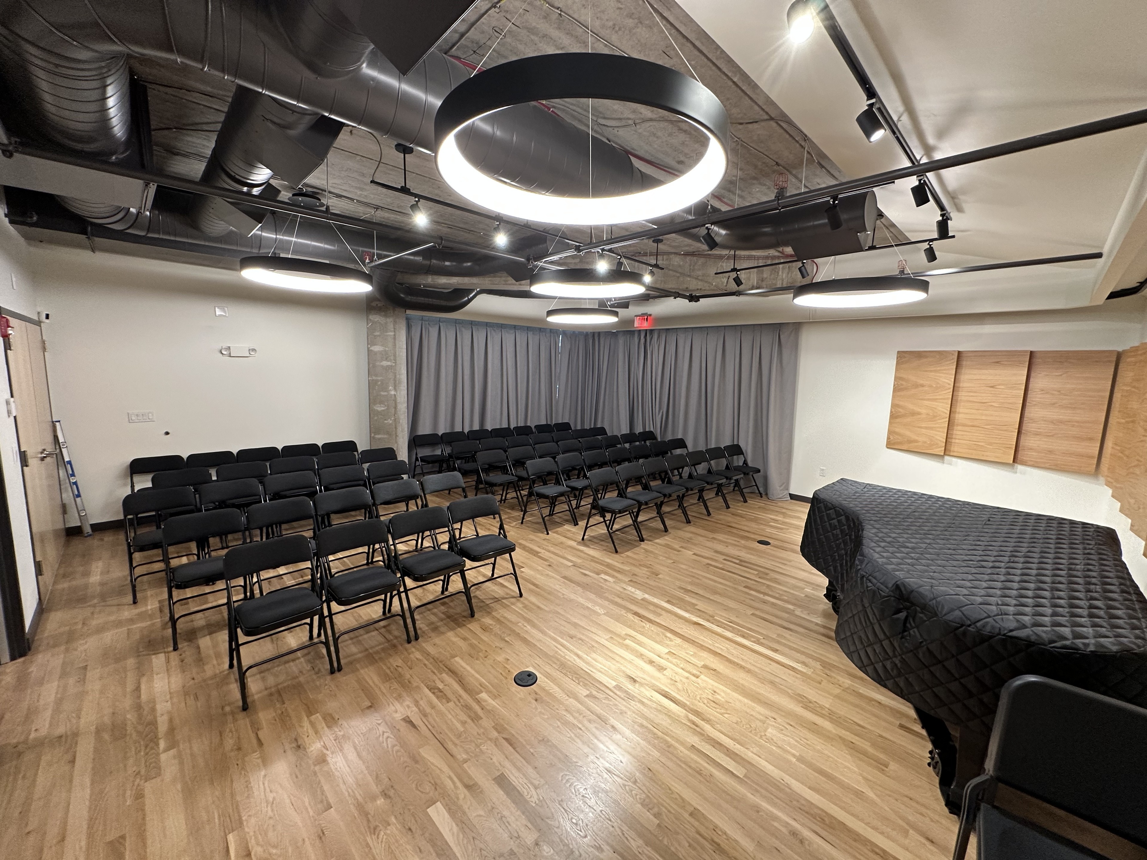 Performance Room — photo 2