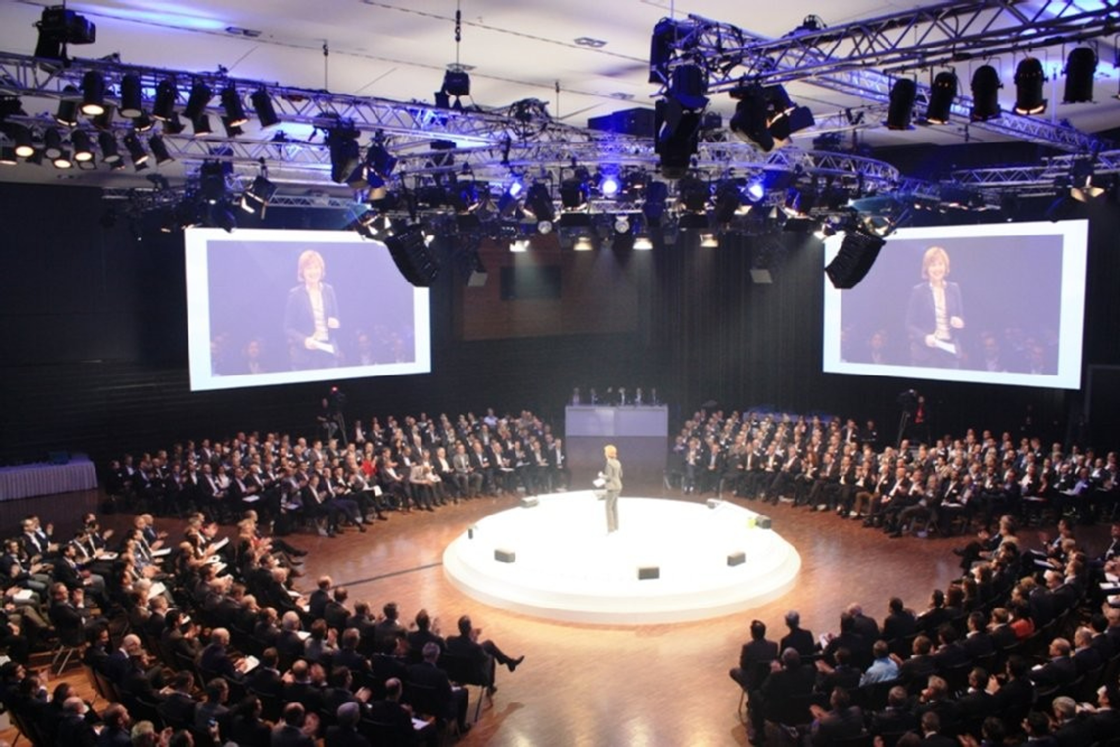 Large Hall — photo 3