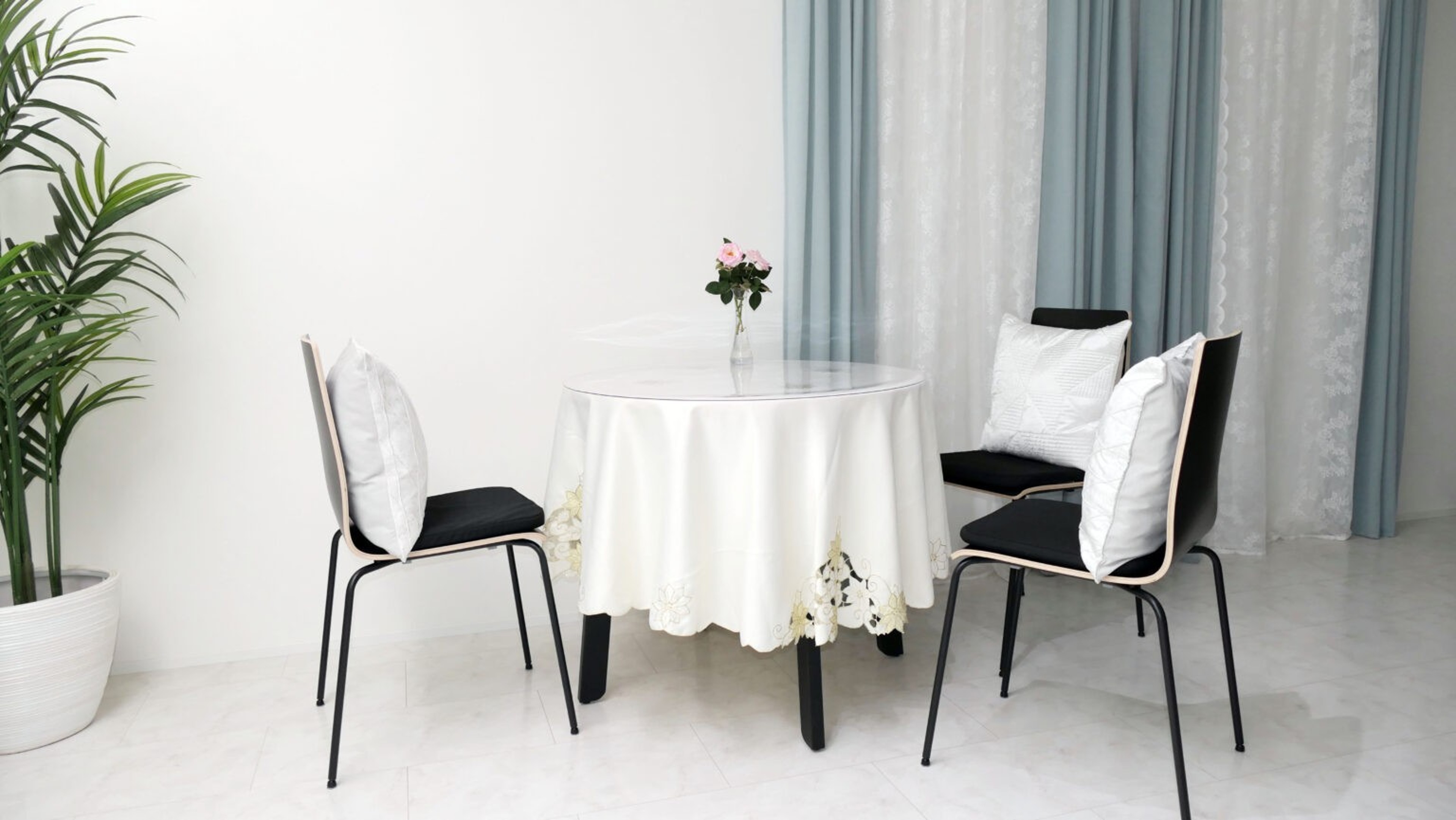 Bright Open Space with Kawai Piano — Foto 5