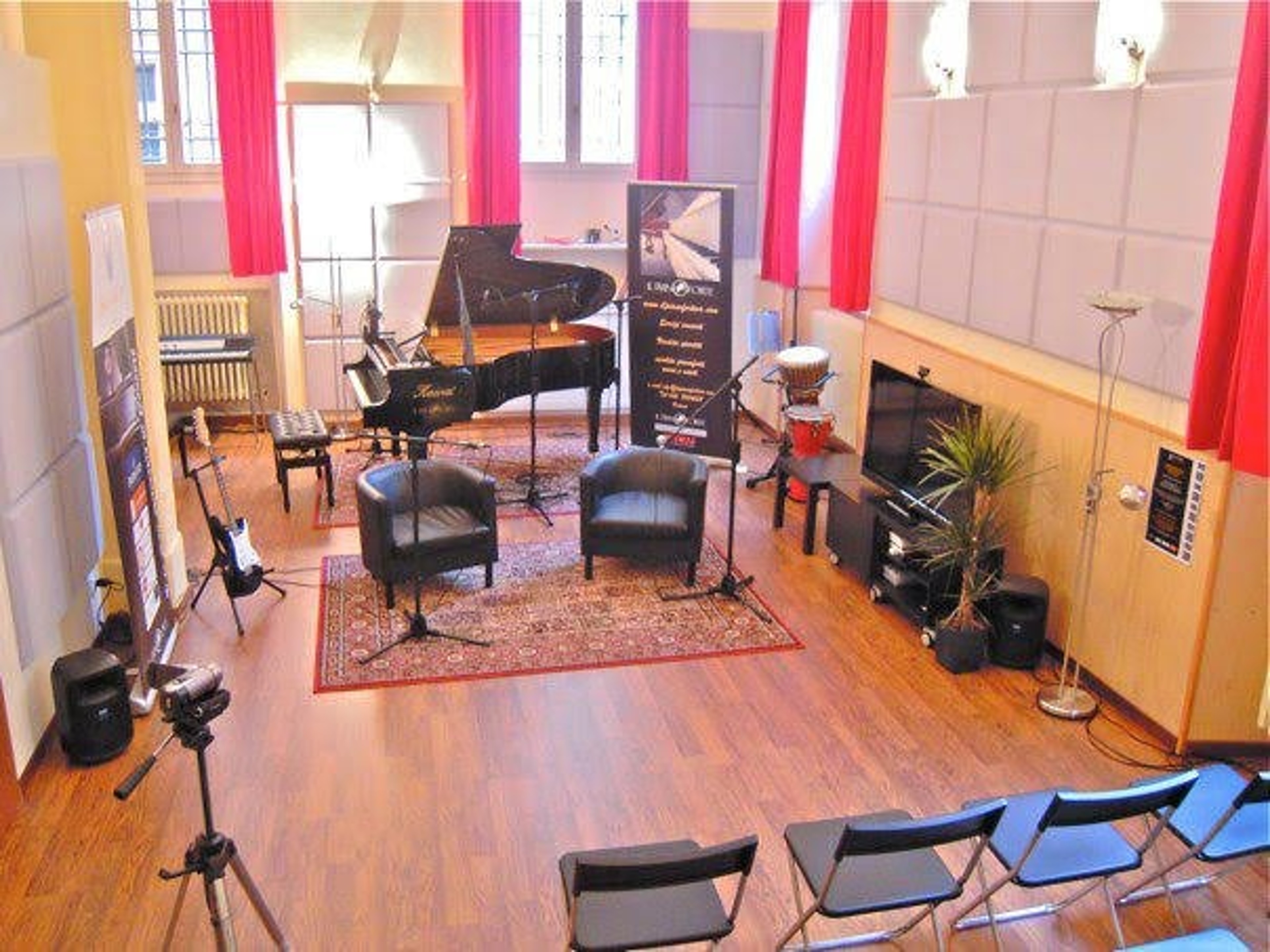 Kawai Grand Piano in a big studio — foto 4