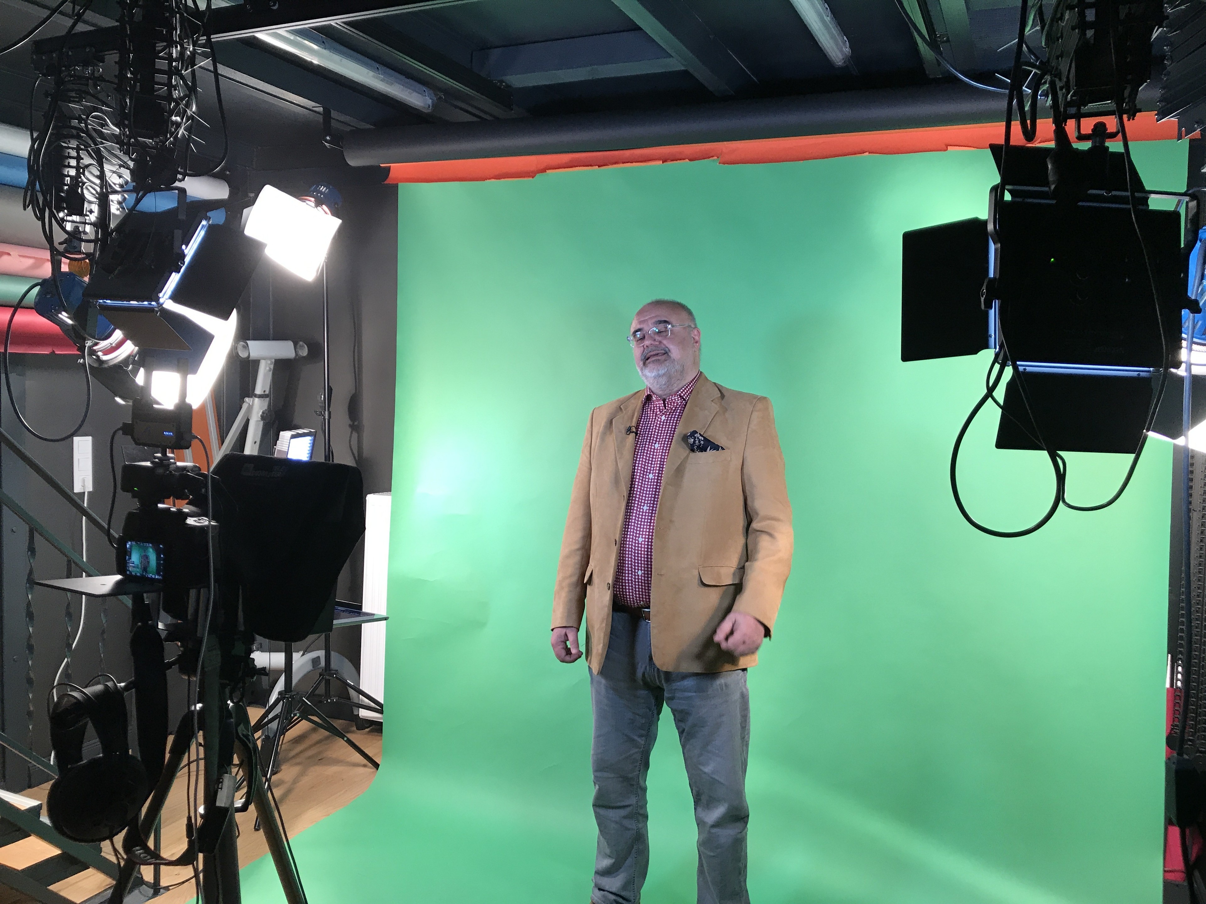FRO-MEDIA Podcast Studio & Co Working Space — foto 5