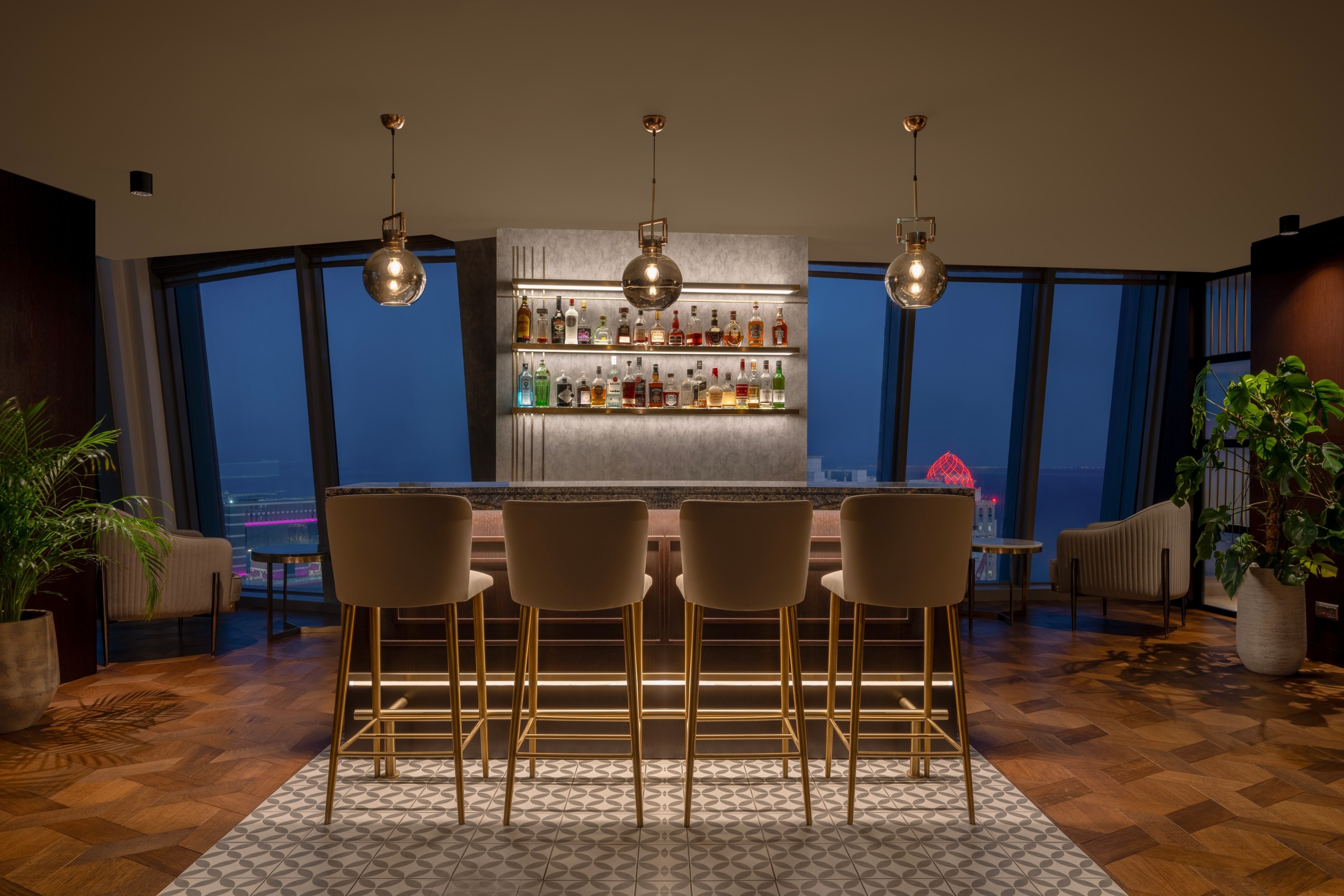 42 Oak & Smoke - A symphony of strength with single malt, smoked spirits and cigars — Foto 4