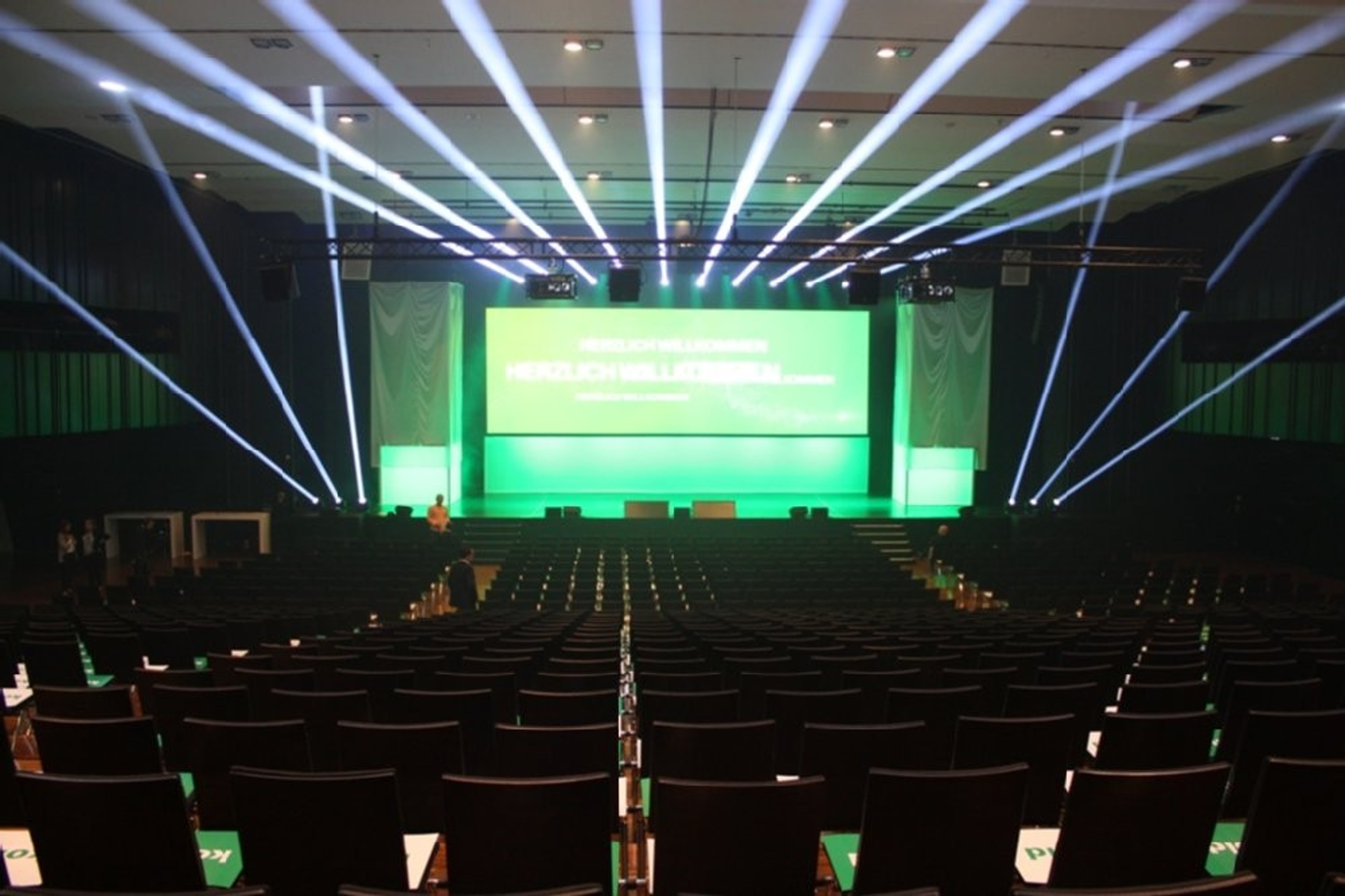 Large Hall — photo 2